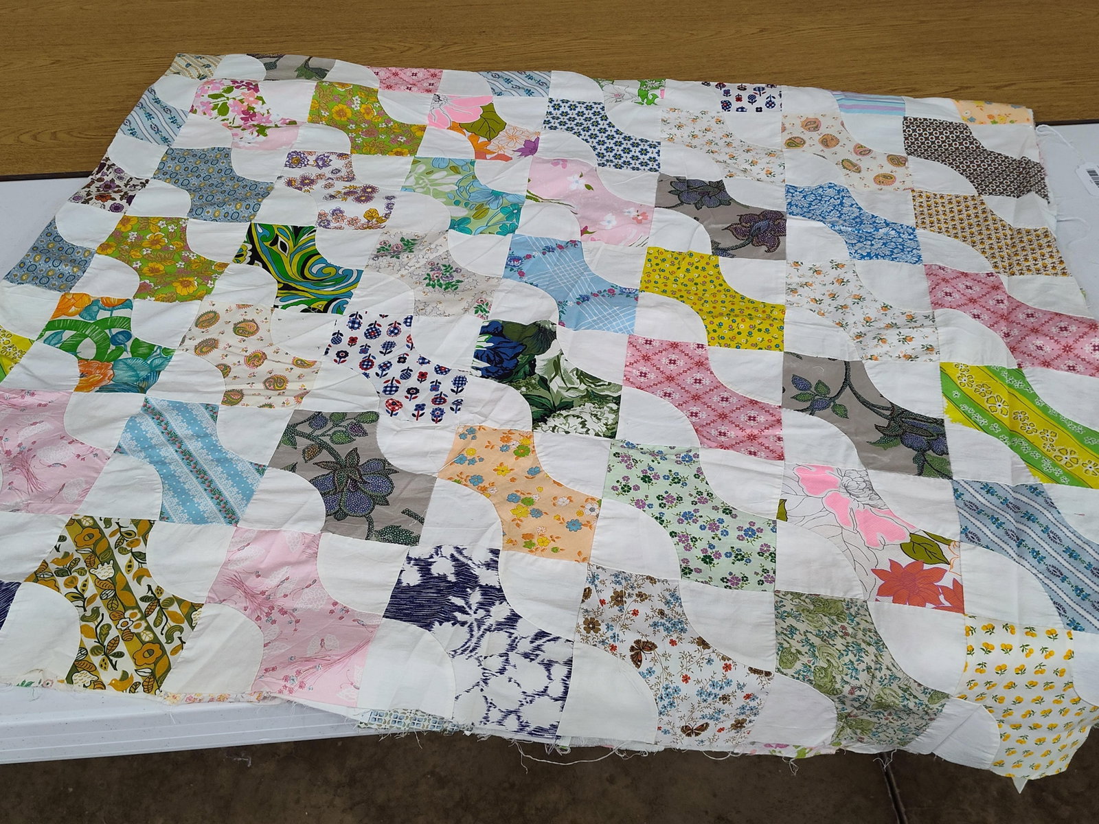 Machine-Pieced Drunkard's Path Quilt Top - 2