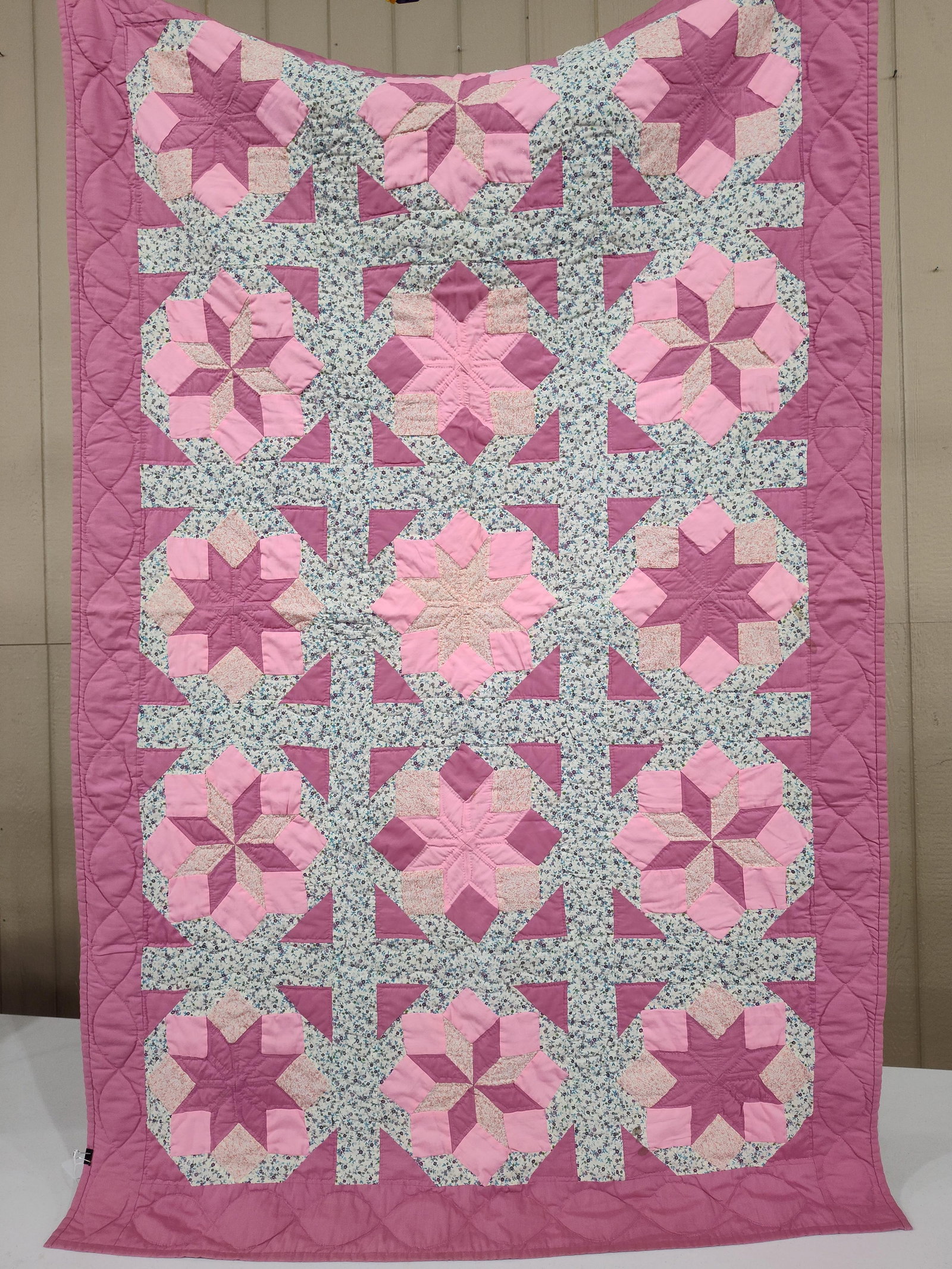 Hand-Quilted Patchwork Star Pattern Quilt - 2