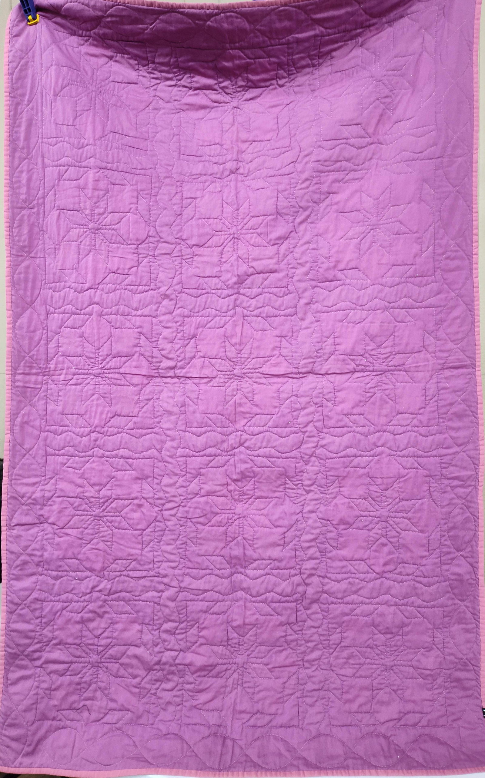 Hand-Quilted Patchwork Star Pattern Quilt - 4