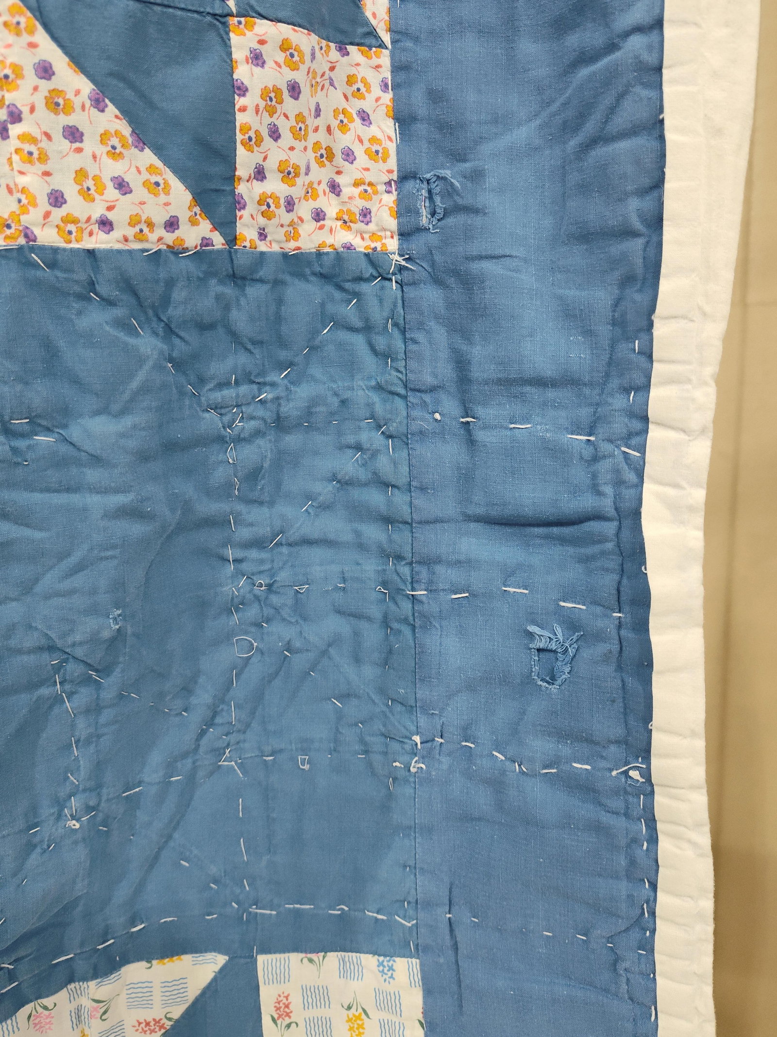 Antique Hand-Stitched Star Scrap Patchwork Quilt - 8