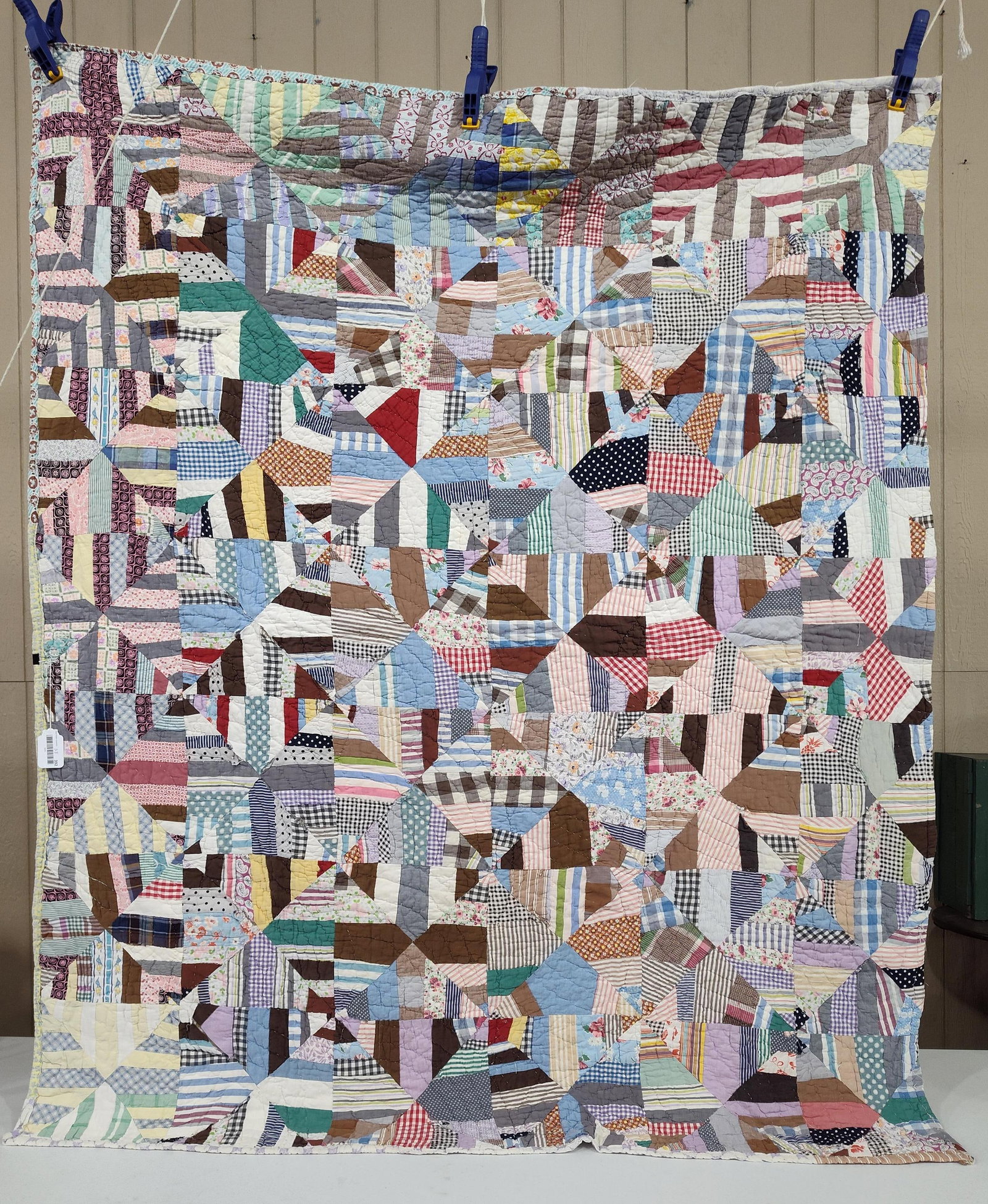 Hand-Quilted Patchwork Scrap String Pattern Quilt - 2