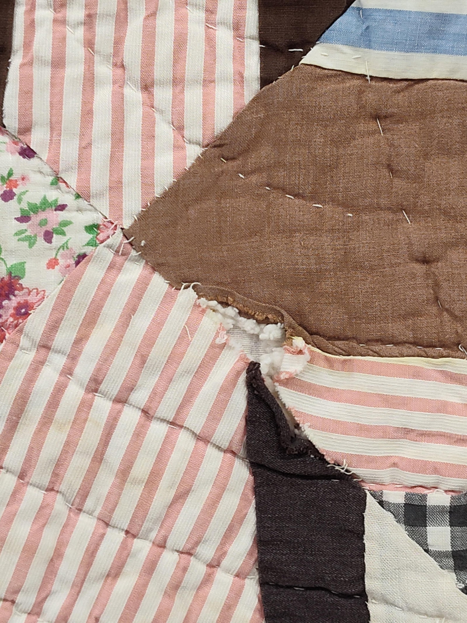Hand-Quilted Patchwork Scrap String Pattern Quilt - 4