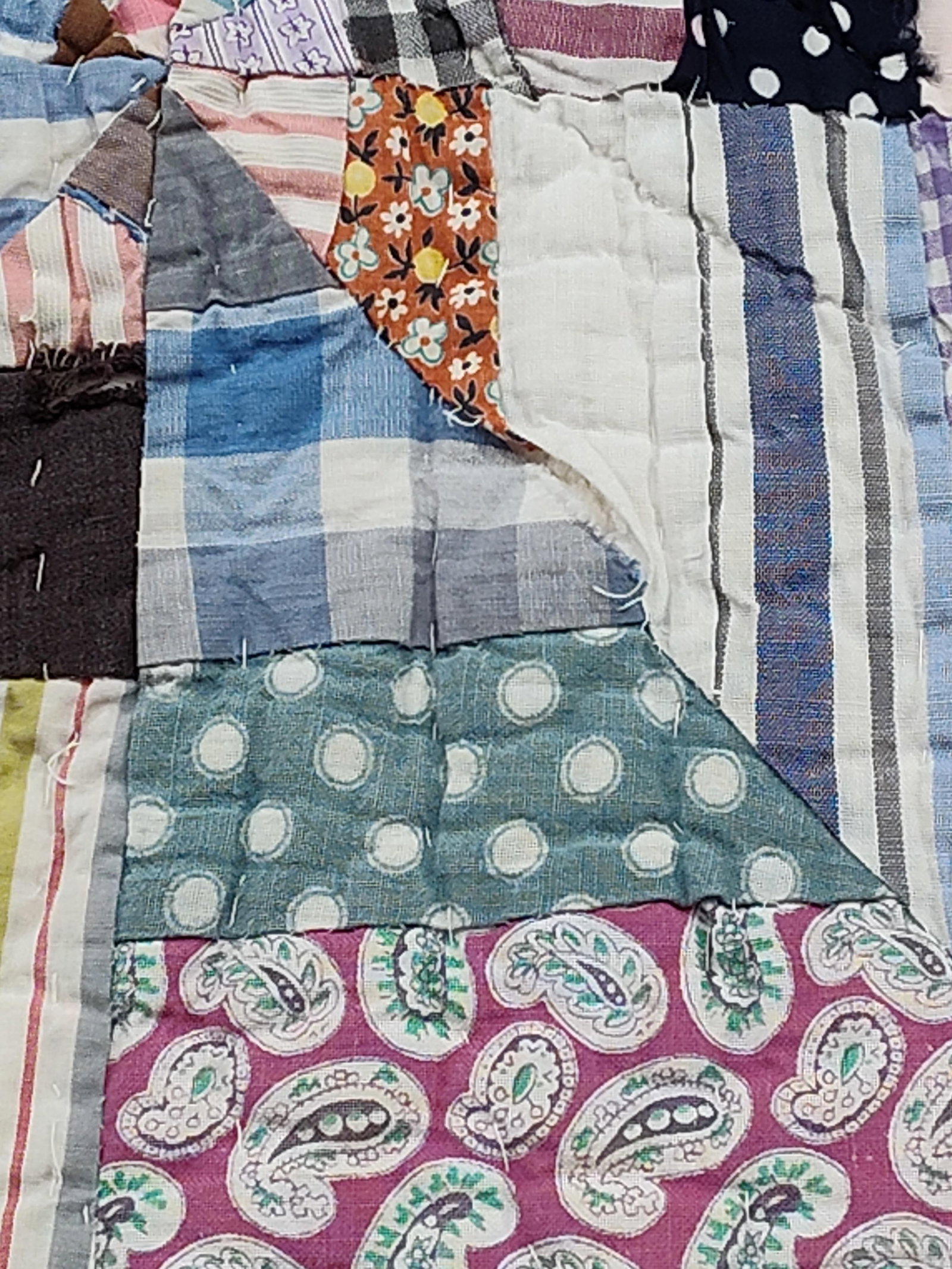 Hand-Quilted Patchwork Scrap String Pattern Quilt - 5