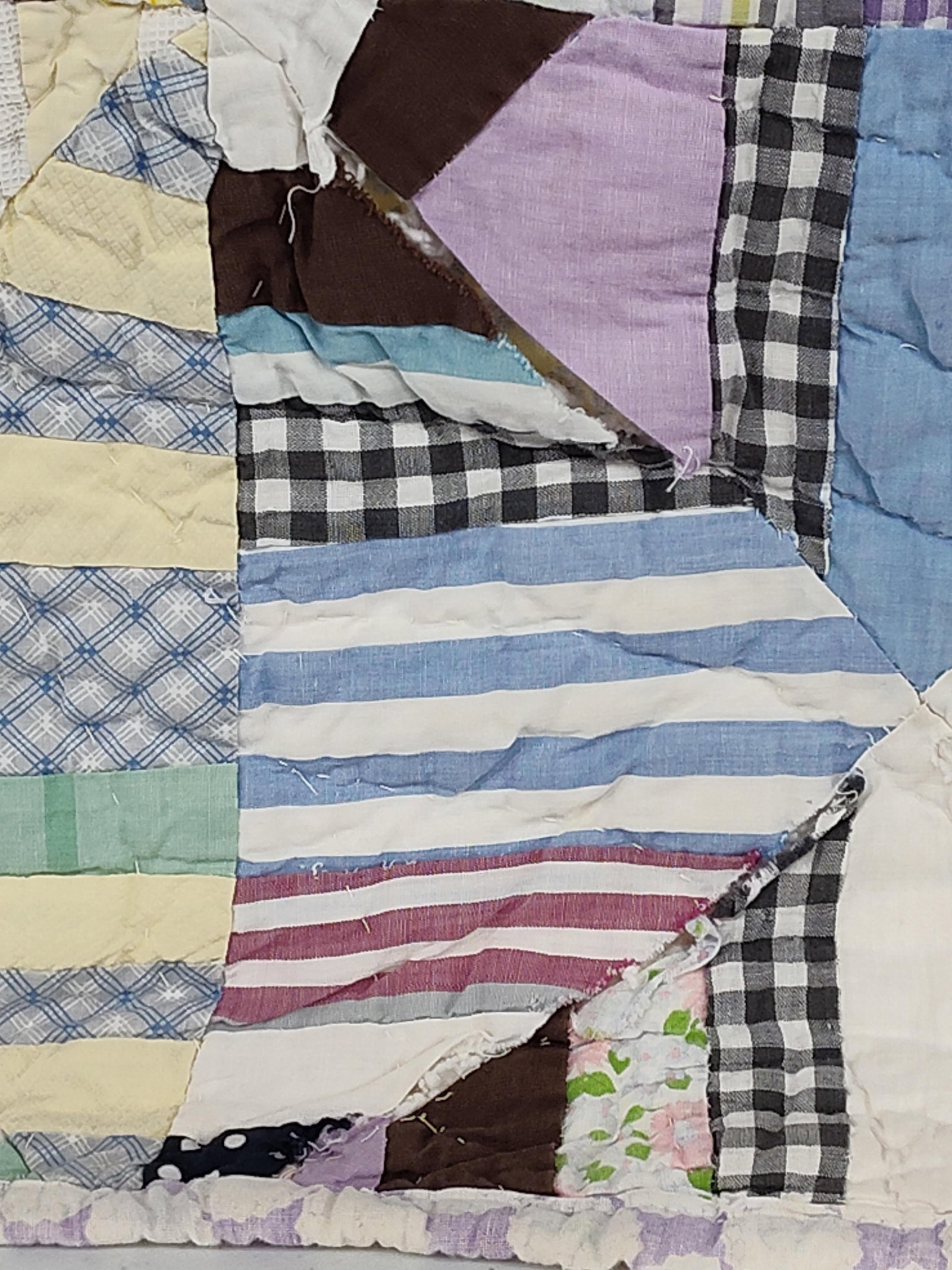 Hand-Quilted Patchwork Scrap String Pattern Quilt - 7