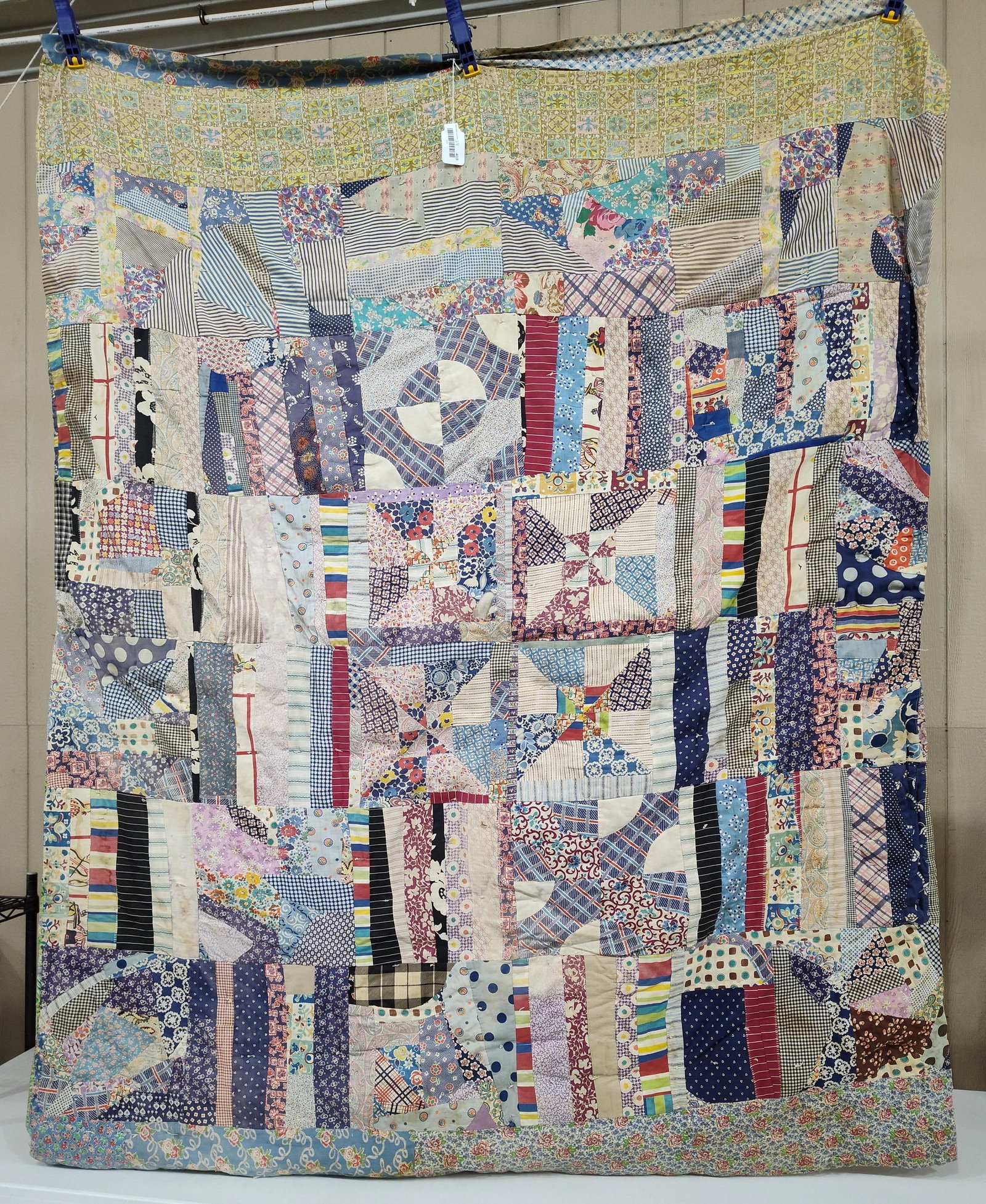 American Pinwheel Patchwork Quilt, Mid-20th C - 2