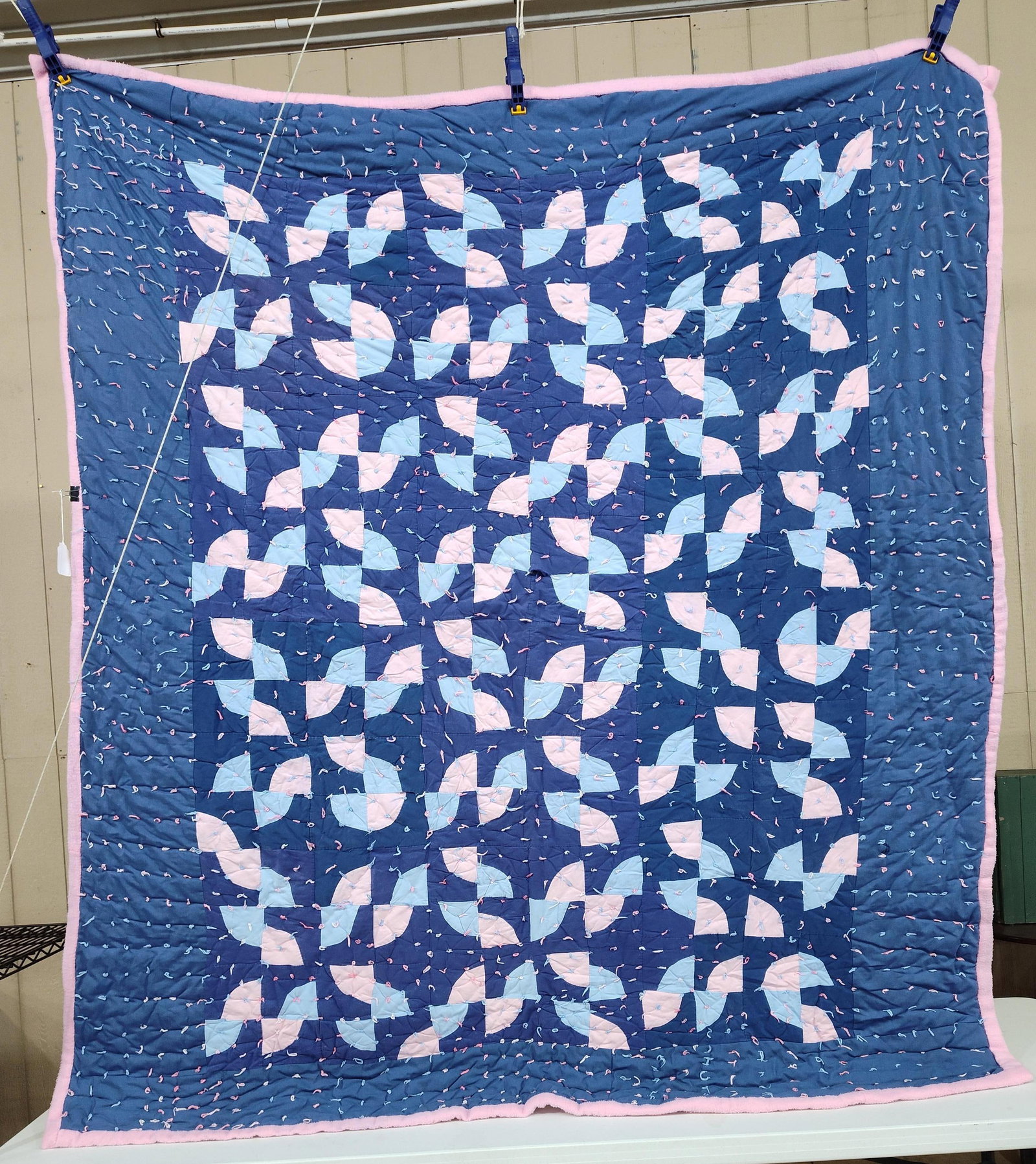 20th C. Drunkard's Path Variation Patchwork Quilt - 2