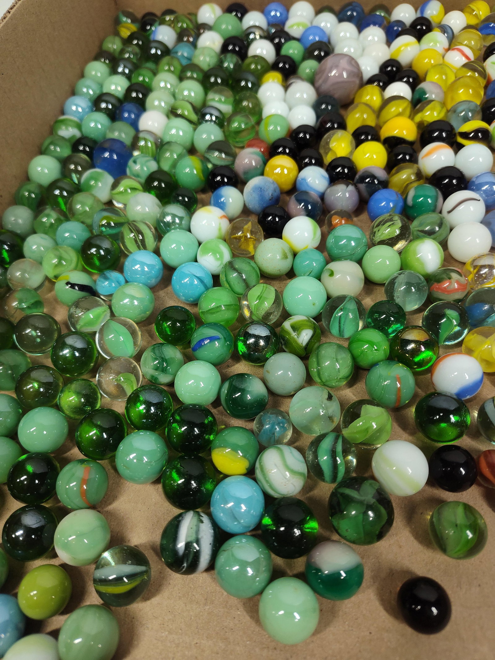 & Modern Glass Marbles w/ Uranium (1 of 3)
