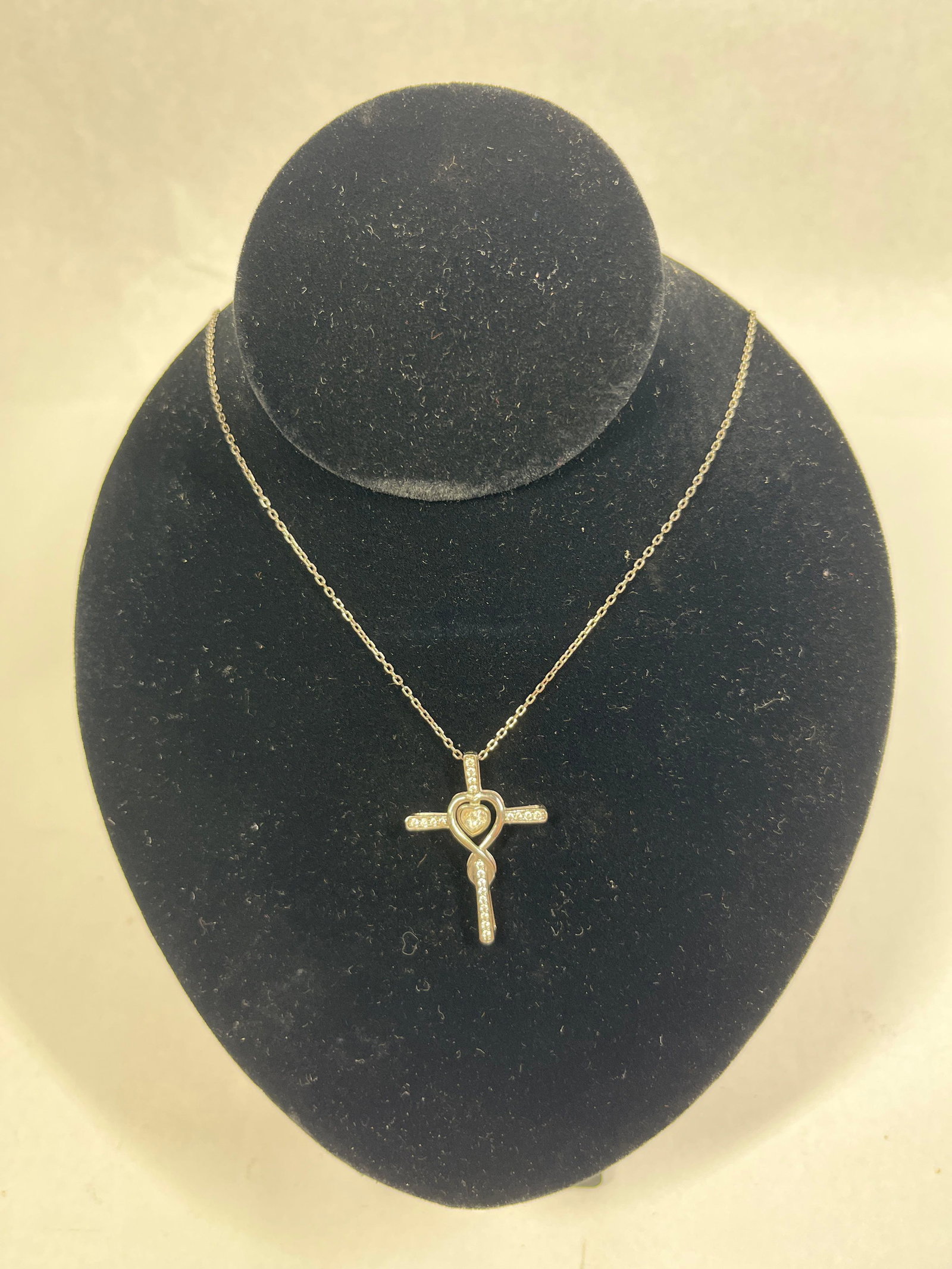Str. Heart & Cross Pendant Necklace (1 of 4)