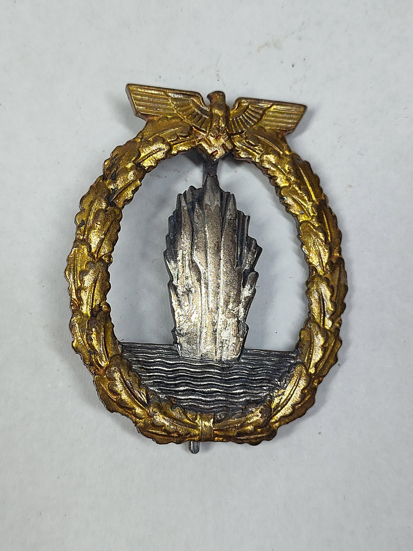 WWII German Kriegsmarine Minesweeper War Badge by Schwerin Berlin (1 of 3)