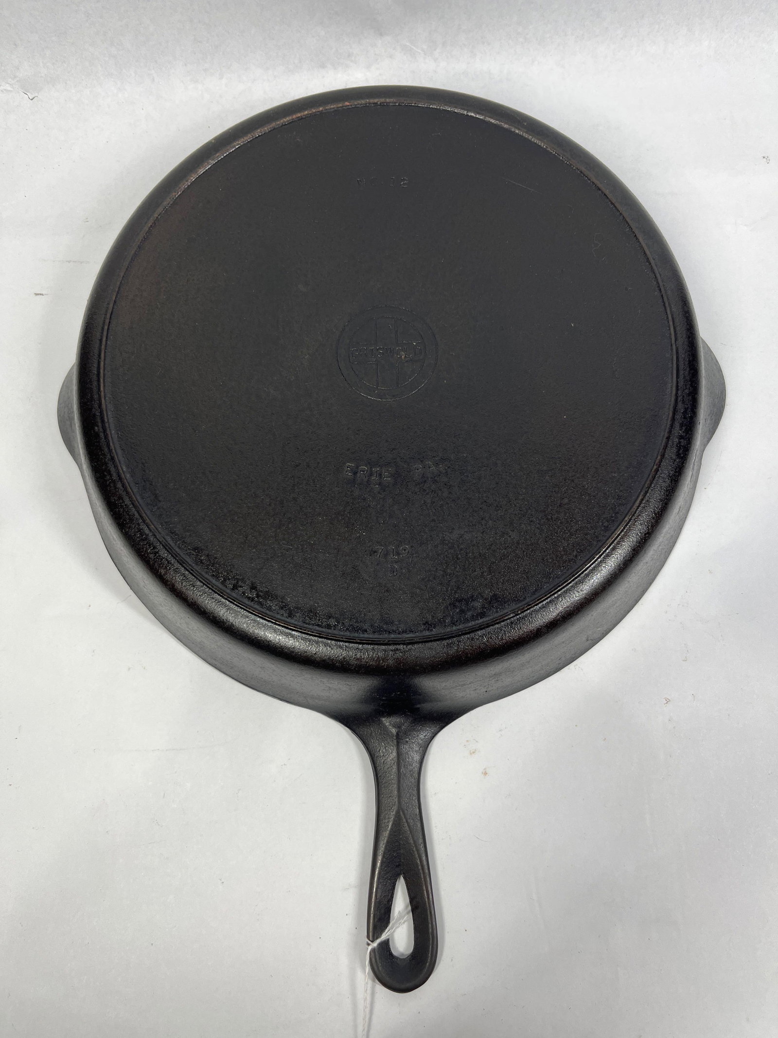 Griswold No. 12 Cast Iron Skillet, Logo (1 of 4)