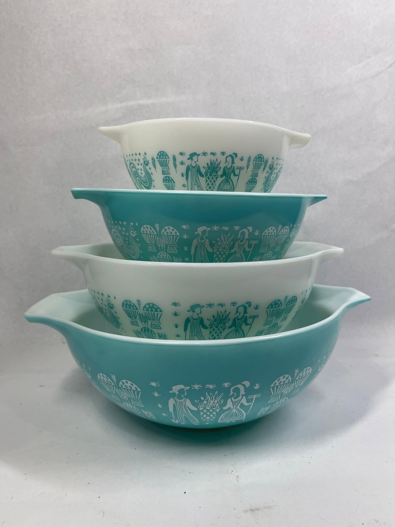 Pyrex Butterprint Cinderella Mixing Set (1 of 3)