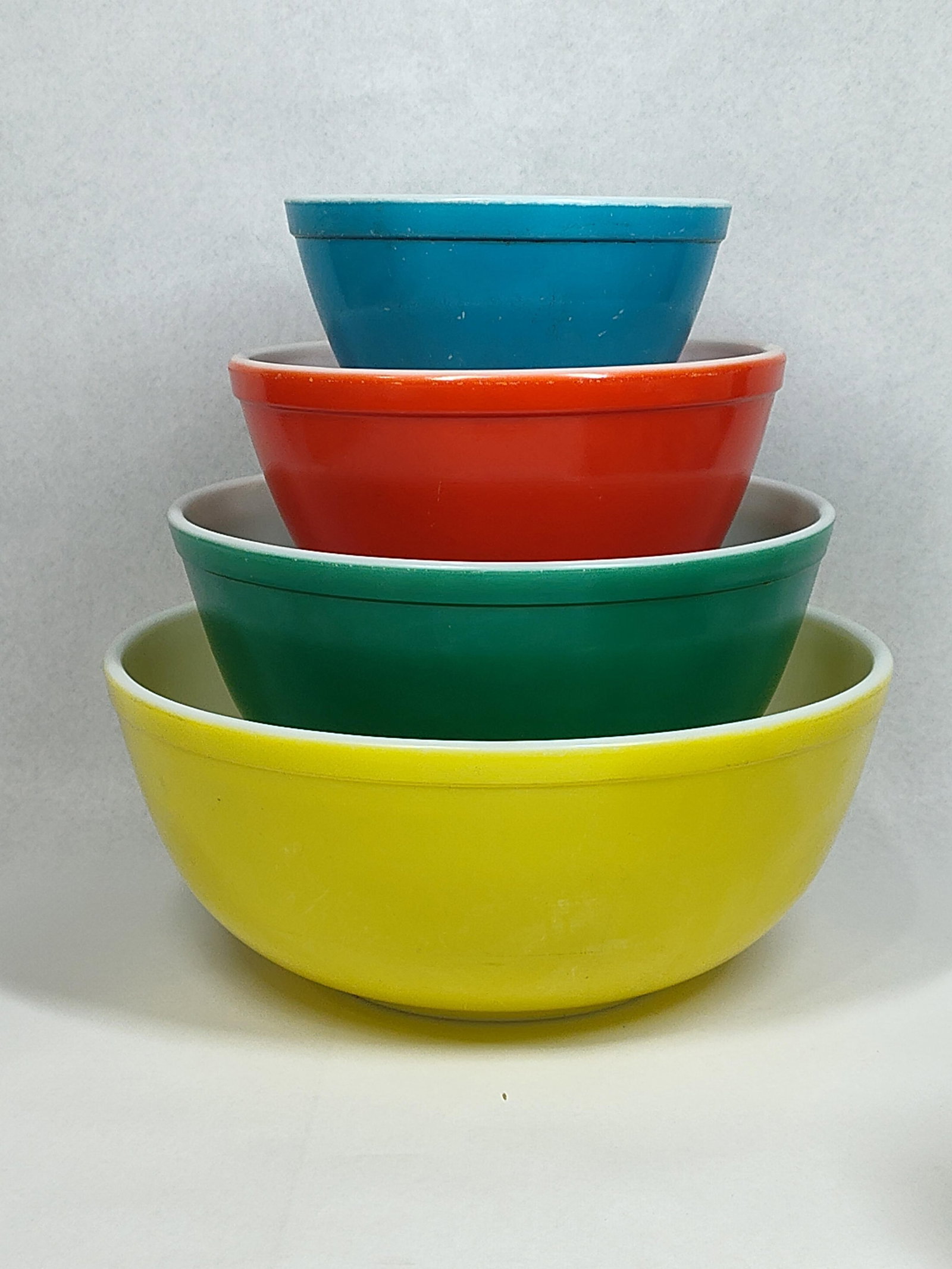 Set Pyrex Primary Colors Nesting Bowls (1 of 7)