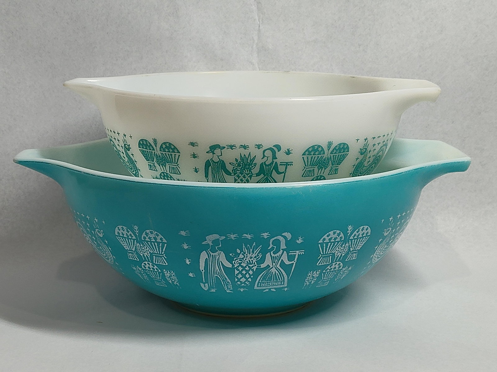 Pair Pyrex Butterprint Cinderella Bowls (1 of 6)