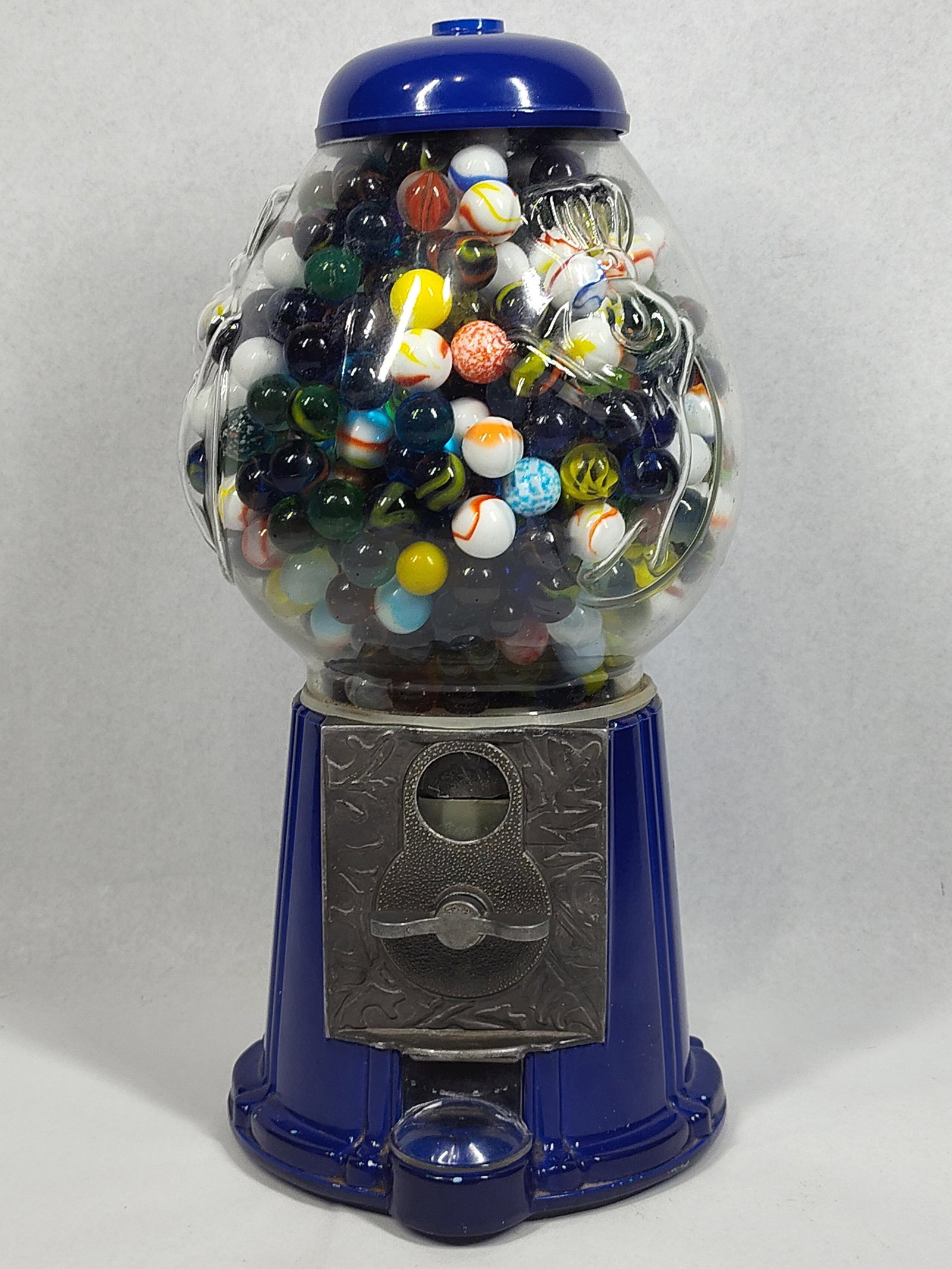 Metal Coin Op Vending Machine & Marbles (1 of 5)