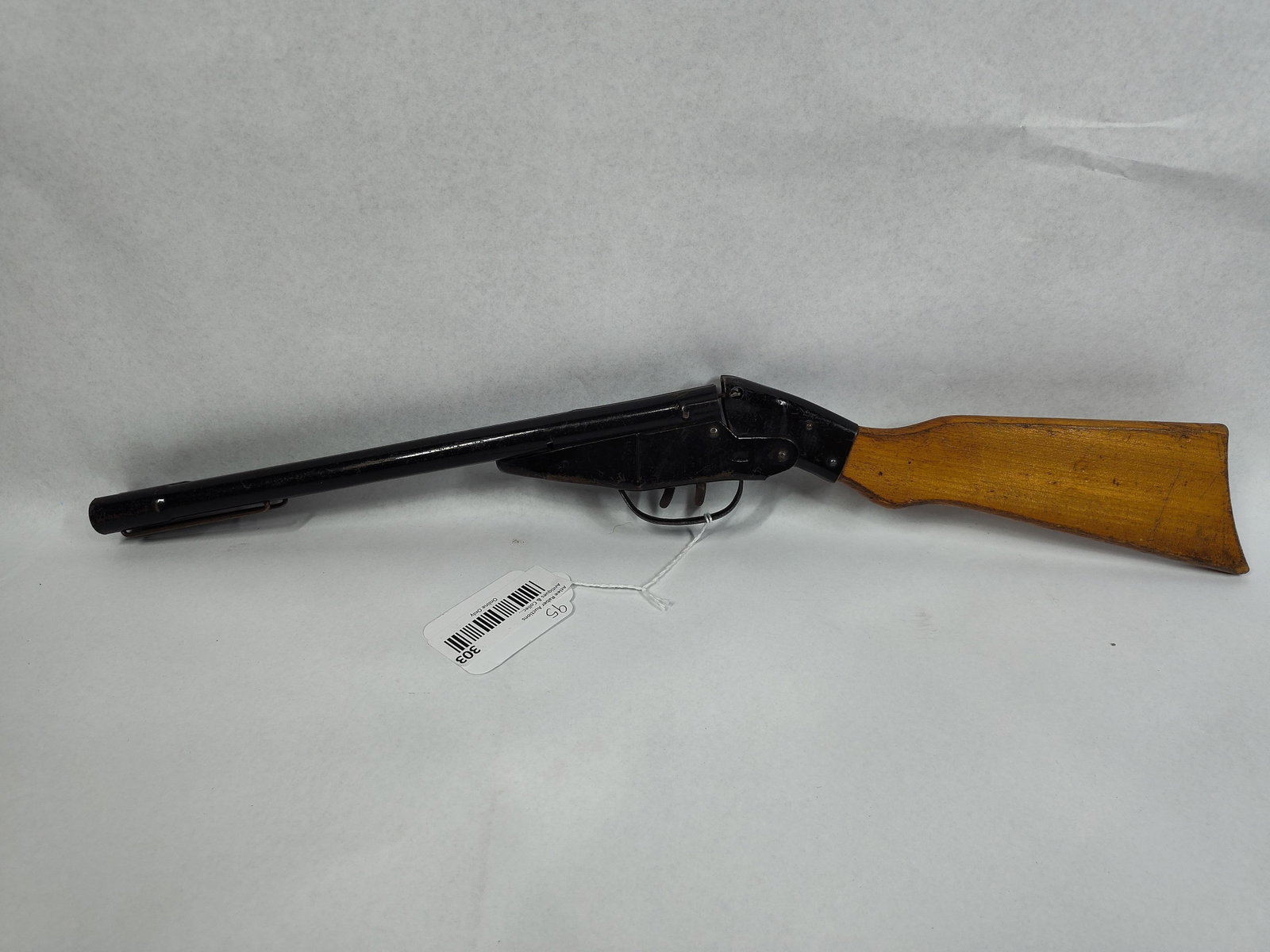 Wyandotte Double Barrel Toy Shotgun (1 of 6)