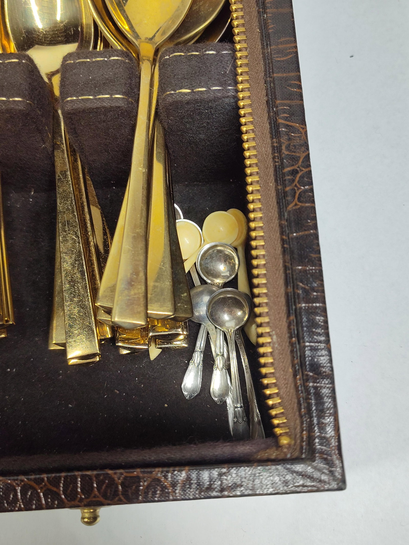 Dirilyte Gold Bronze Flatware & Servers - 10