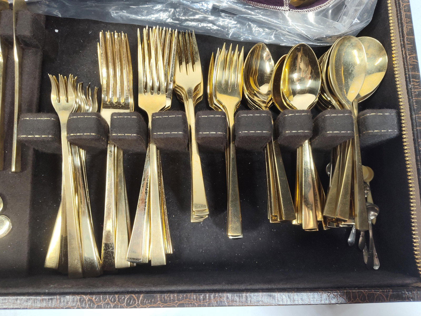 Dirilyte Gold Bronze Flatware & Servers - 3