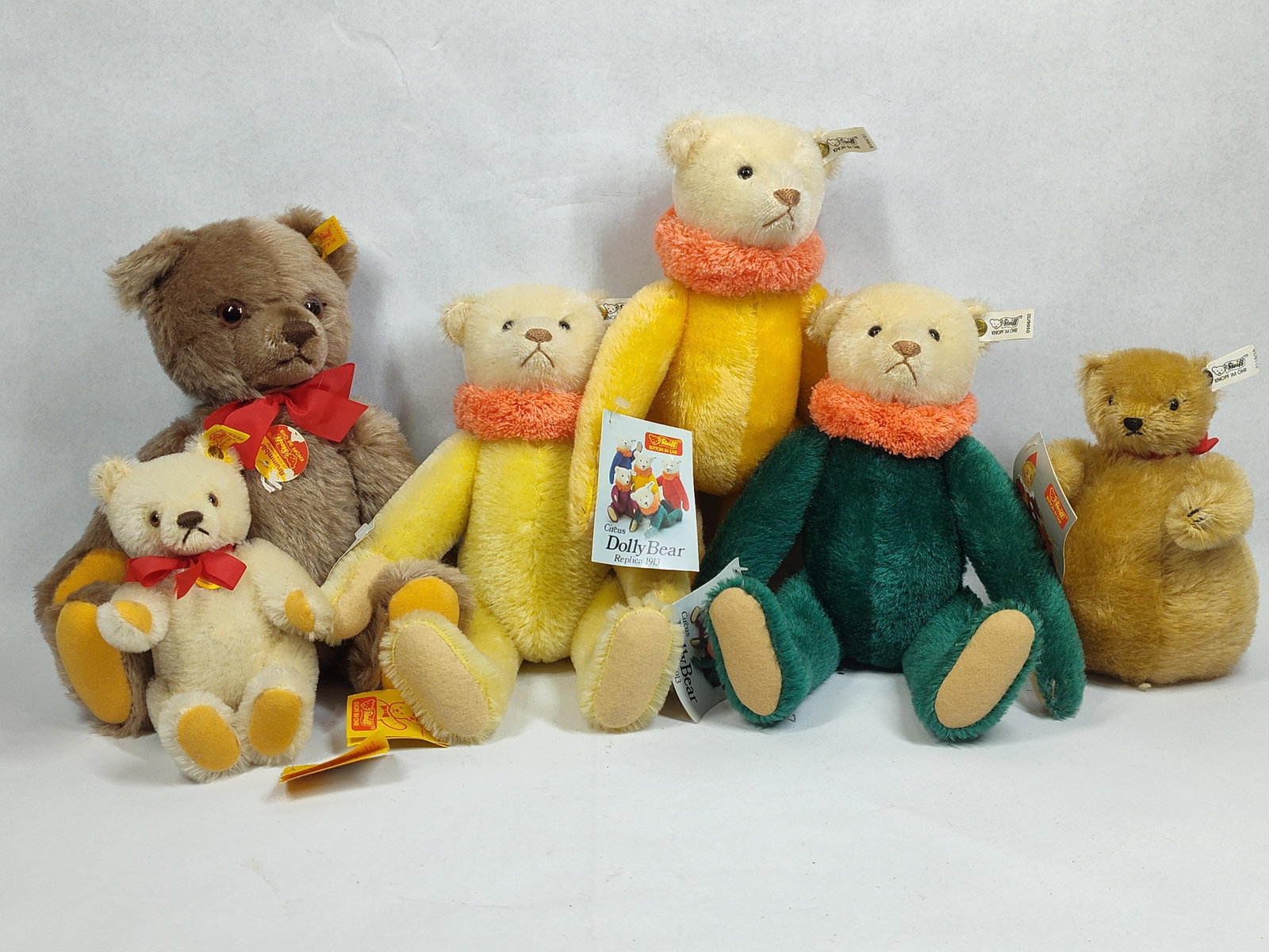 A Collection of Six Steiff Teddy Bears (1 of 10)