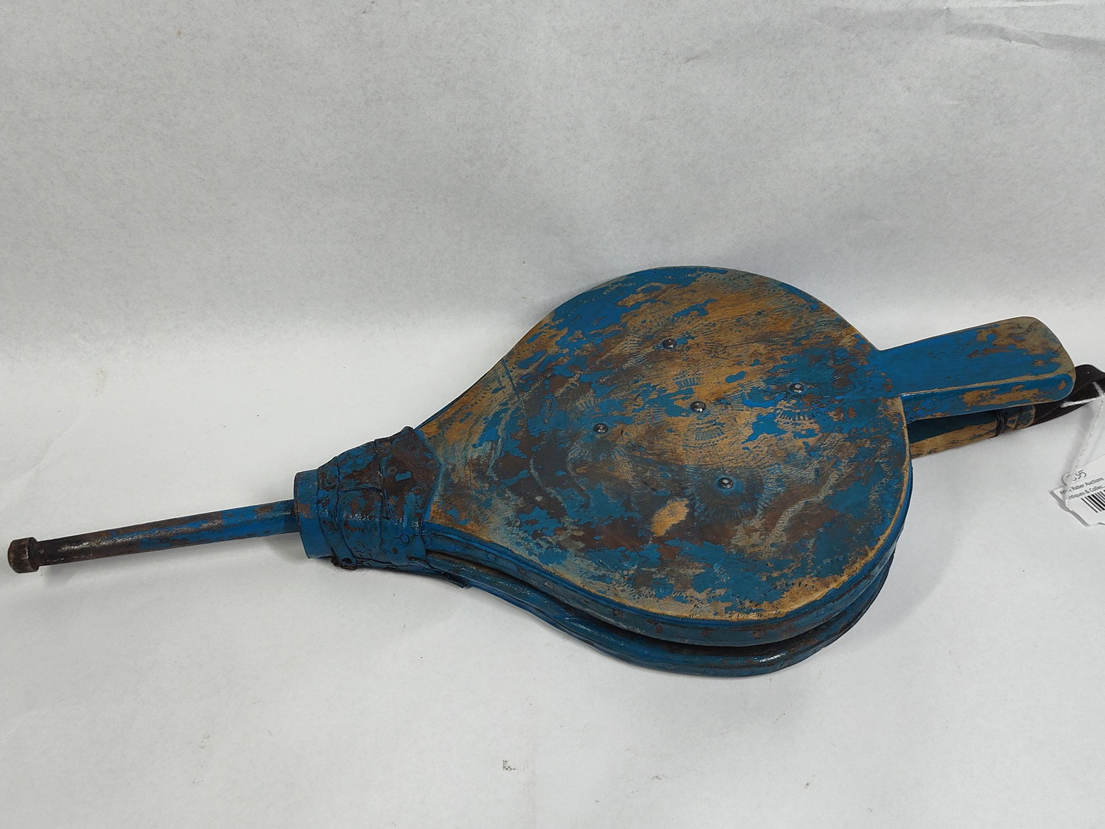 Antique Blue Double-Chamber Bellows: 20in An antique hand-operated bellows featuring a double-chamber or double-action construction. This design employs three carved wooden plates and two sets of leather bellows, allowing for a more