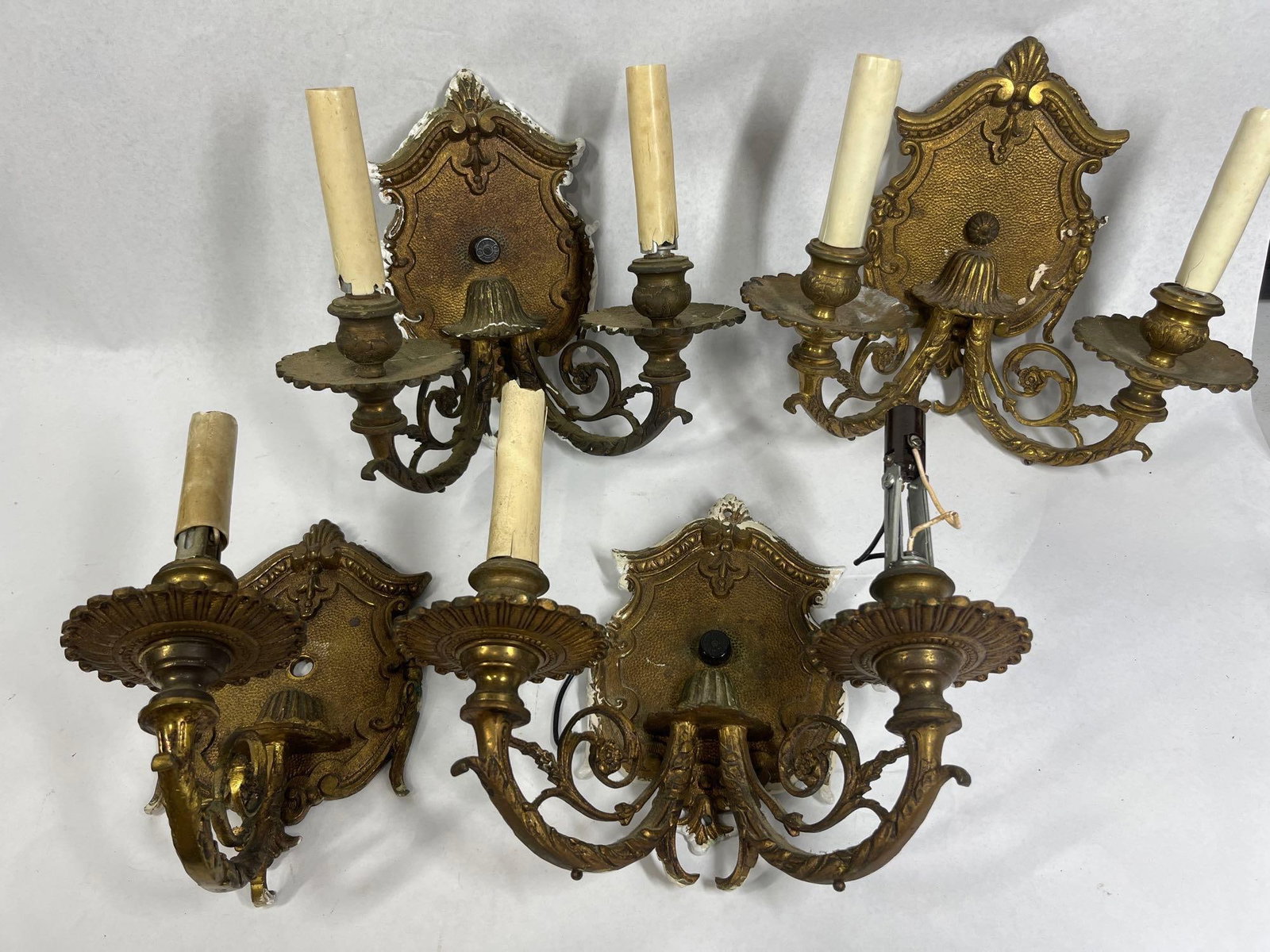 Set 4 Rococo Revival Cast Metal Sconces (1 of 5)