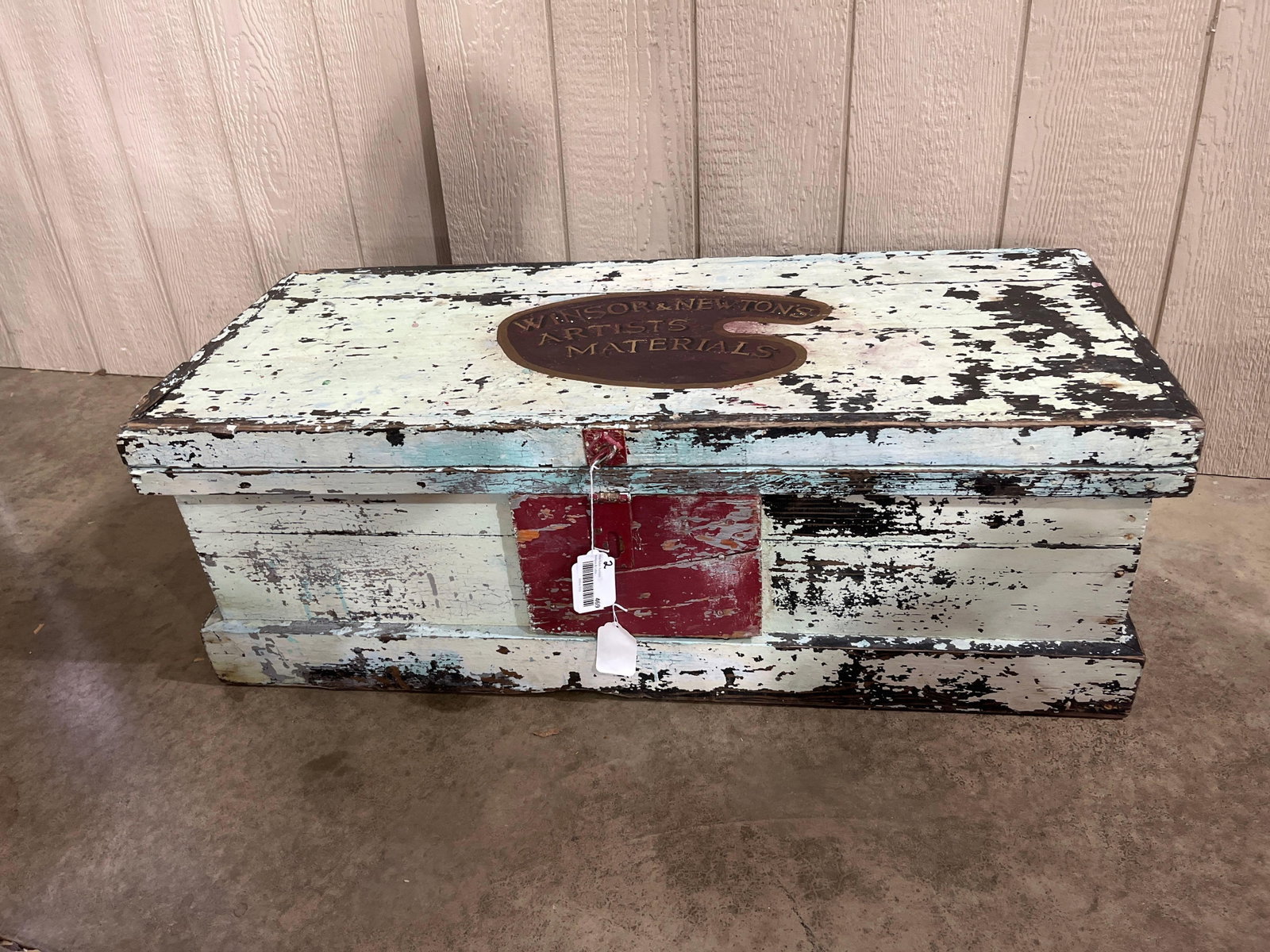 Winsor & Newton Wood Advertising Trunk (1 of 5)