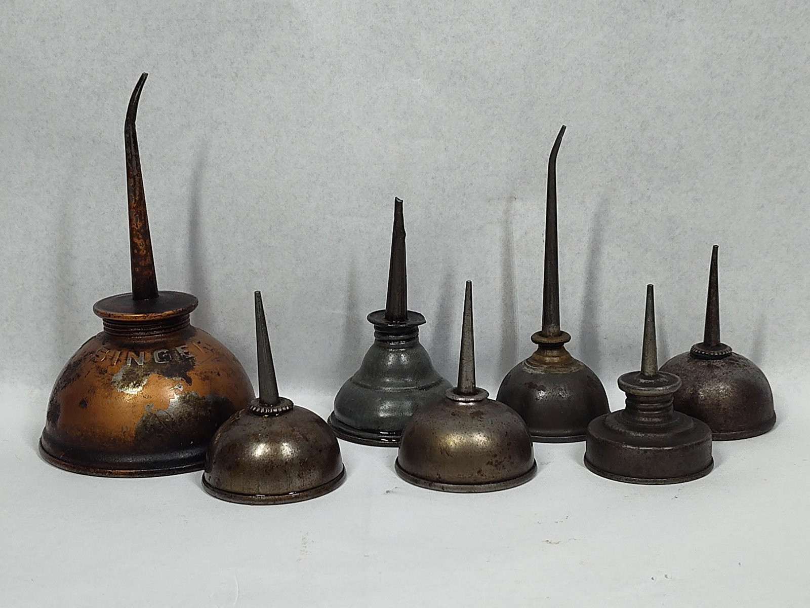 Singer & Assorted Thumb Pump Oil Cans (1 of 4)