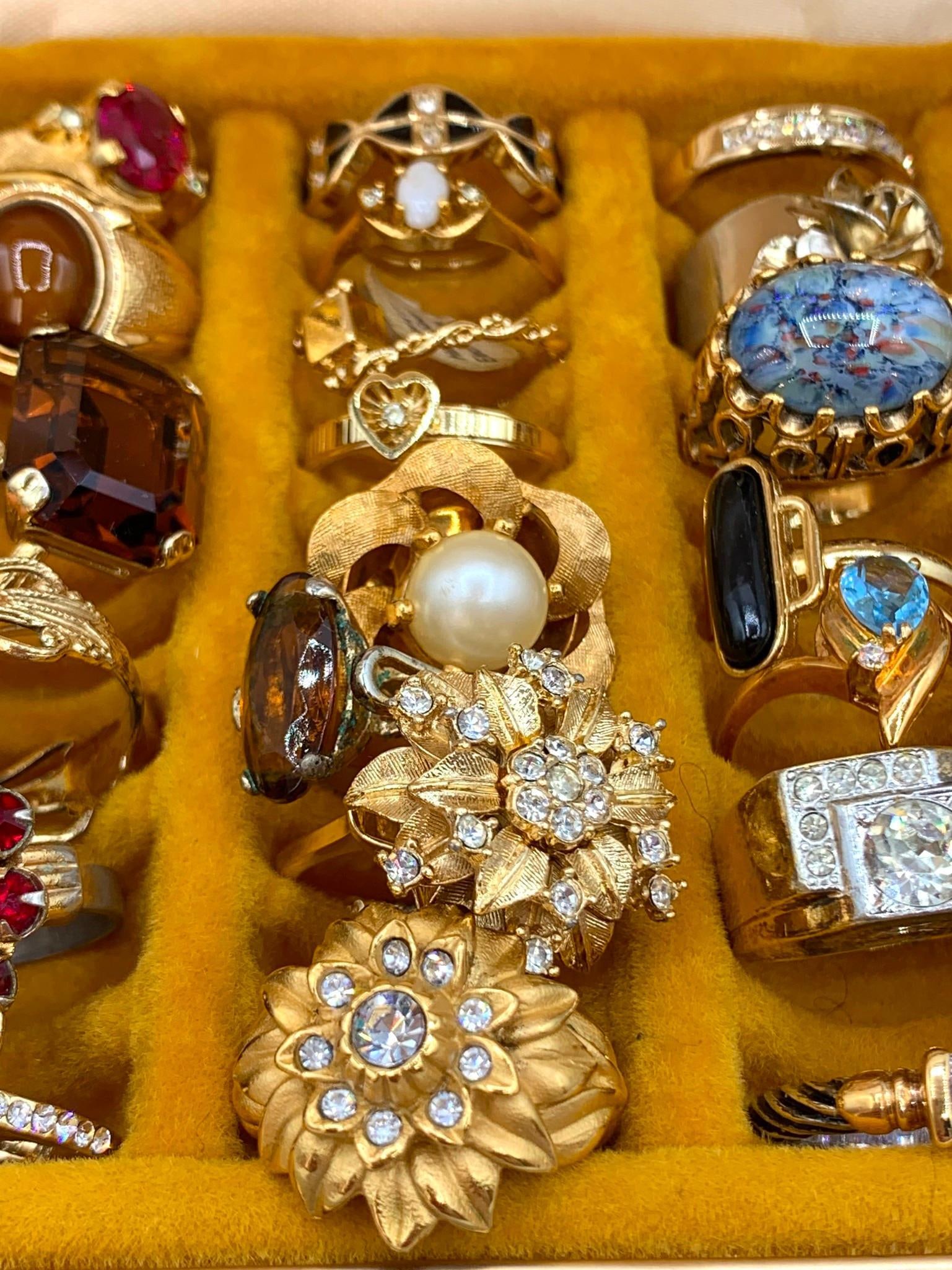 39 Mid Century PARK LANE, ARLENE DAHL, LIND, Dramatic Fashion Rings in MELE Ring Case: From the Mid Century estate of a refined Park Lane costume jewelry distributor....39 vintage costume rings (size 5.75 to size 9.75) in a 7" x 4 1/4" x 1 1/2" hinged lid MCM Mele ring display holder, a