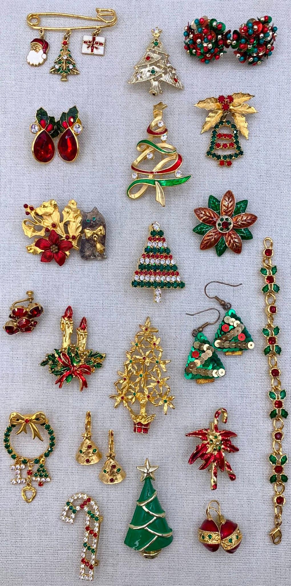 Fantastic 26 pc Vintage Eisenberg Ice, JJ, Mid Century to 80s Christmas Holiday Jewelry Collection: Delightful designs in classic Christmas hues, sparkling rhinestones, sequins, enamel and gilded metal, working closures, a few designer hallmarked.