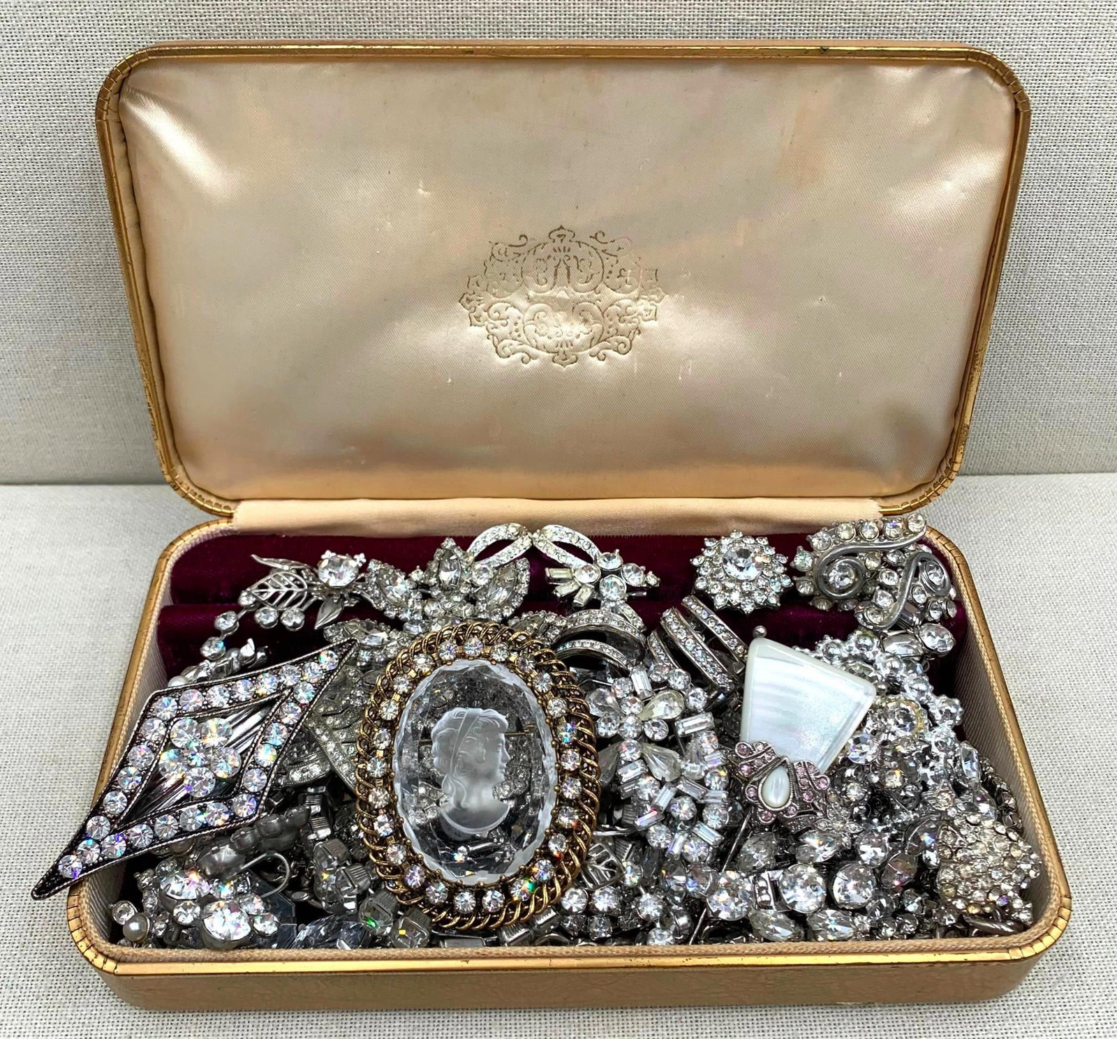 Opulent 39 pc Sparkling Vintage 1930s to 80s Rhinestone Jewelry Collection (1 of 14)