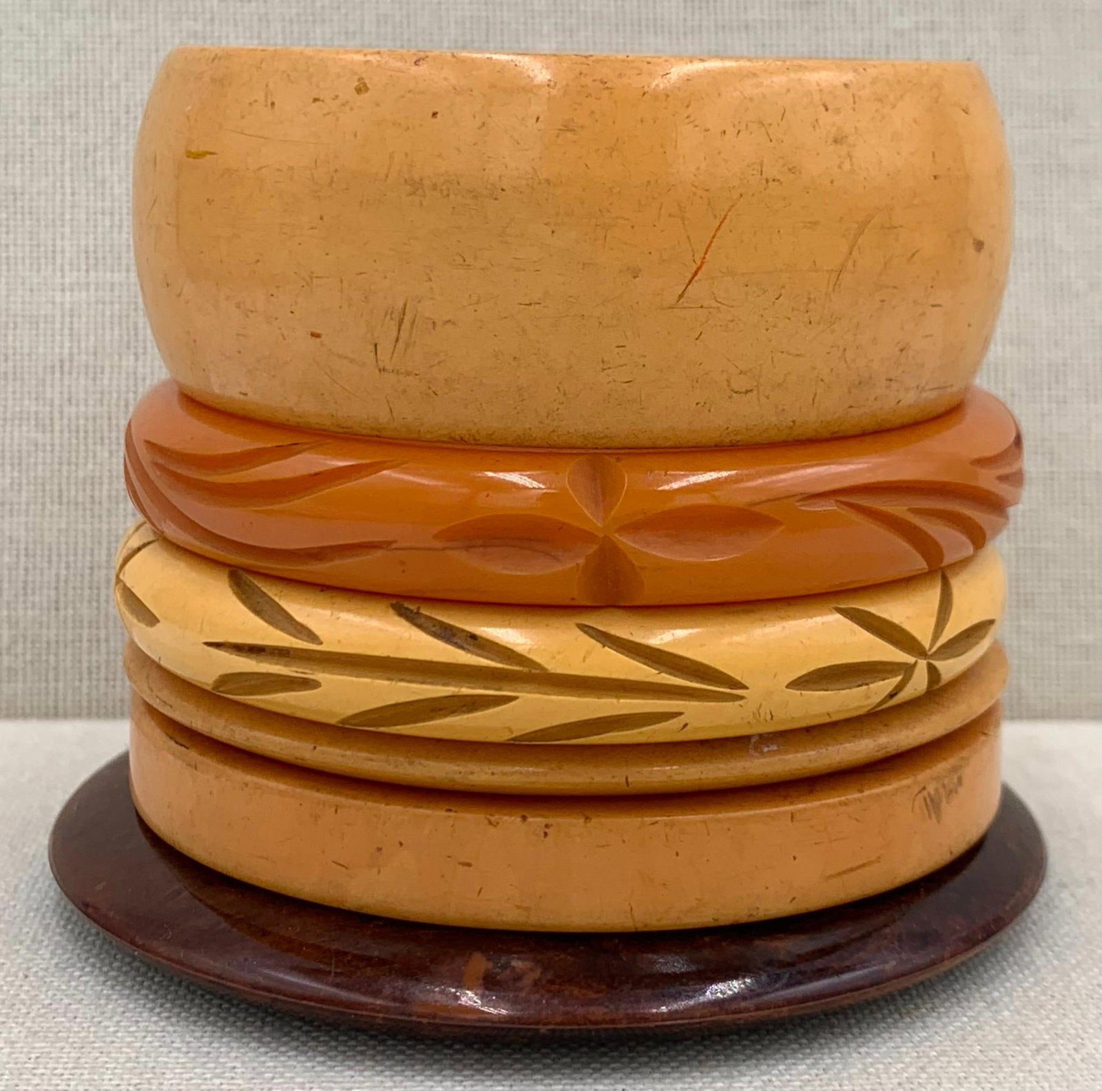 6 Vintage Carved Butterscotch & Vanilla Bakelite, Maple & Walnut Plastic Bangle Bracelets (1 of 6)