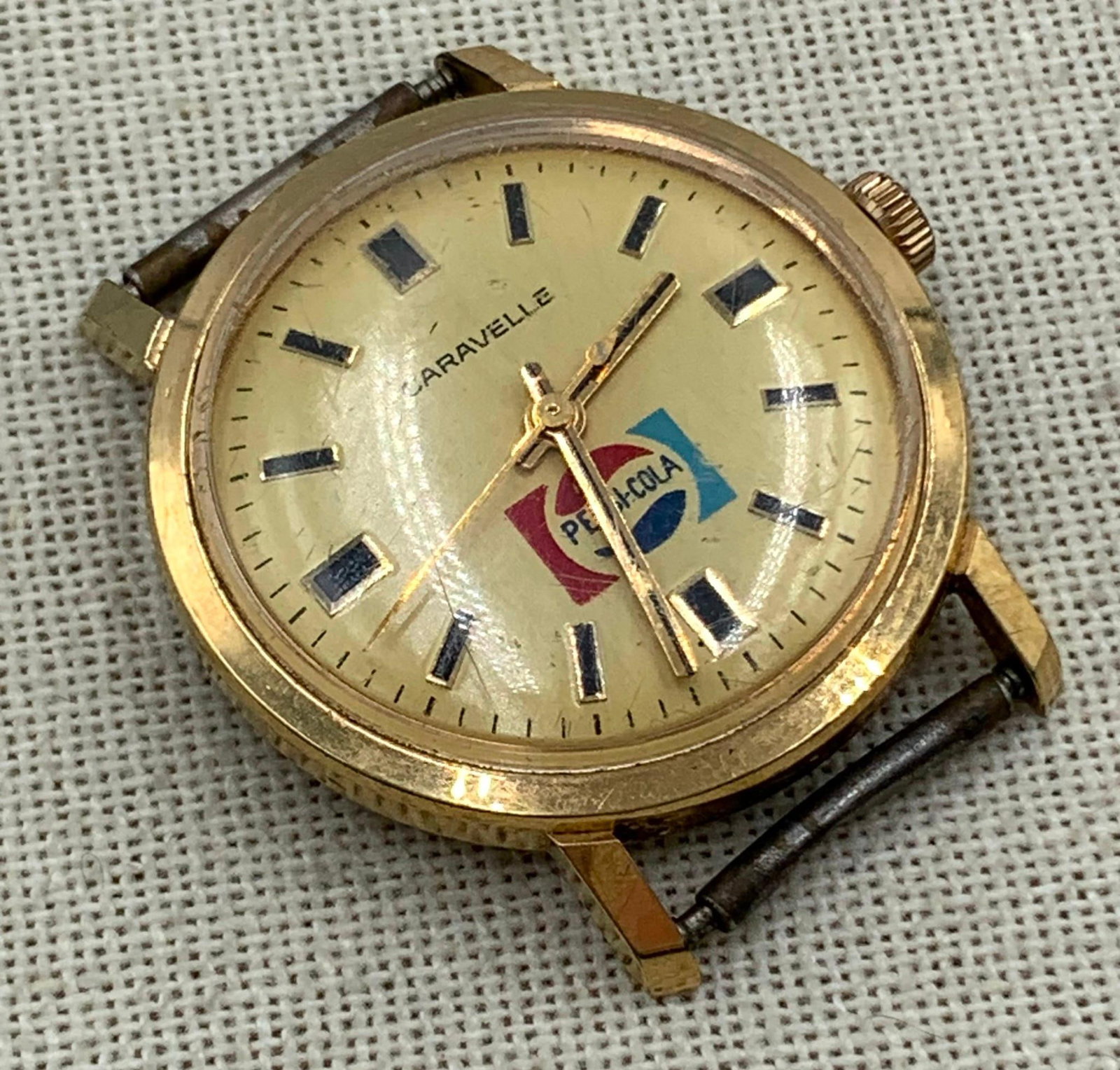 Working Mid Century CARAVELLE Pepsi-Cola Wind Up Wristwatch (1 of 6)