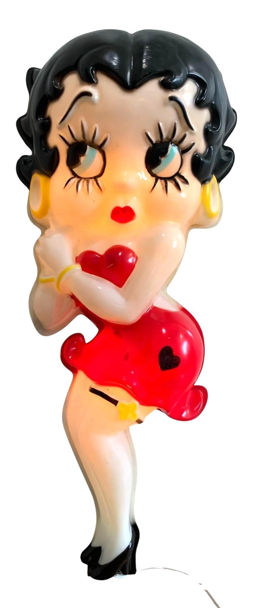 Large 1992 King Features Syndicate Illuminated Betty Boop Headlites Dimensional Wall Sculpture: Licensed, 25" x 9 1/2" x 6", long electric cord, in working order, no damage to the plastic, marked as hand painted with no 2 pcs alike, registration number BET43598.