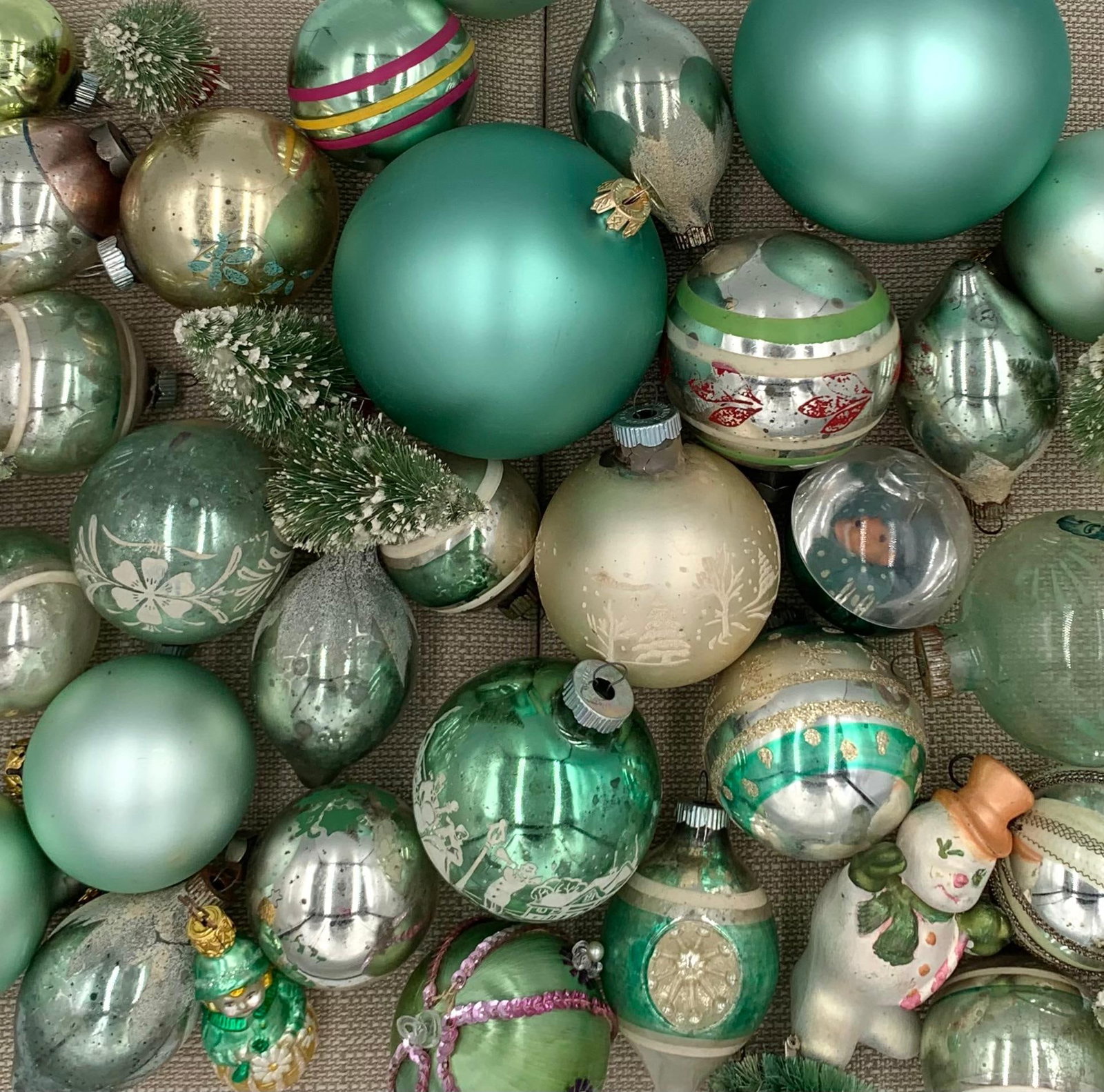 39 Vintage Sage Green Christmas Ornaments and Decorations (1 of 12)