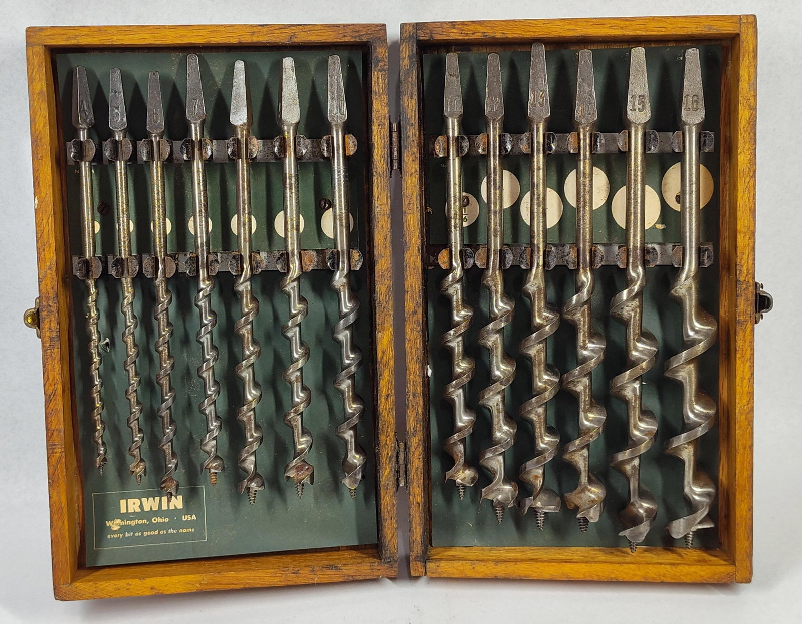 **Irwin 13-Piece Auger Bit Set, Wood: A set of thirteen solid-center auger bits manufactured by the Irwin Auger Bit Co. of Wilmington, Ohio, USA. The tools are constructed from tool steel and feature square-tapered tangs designed for use