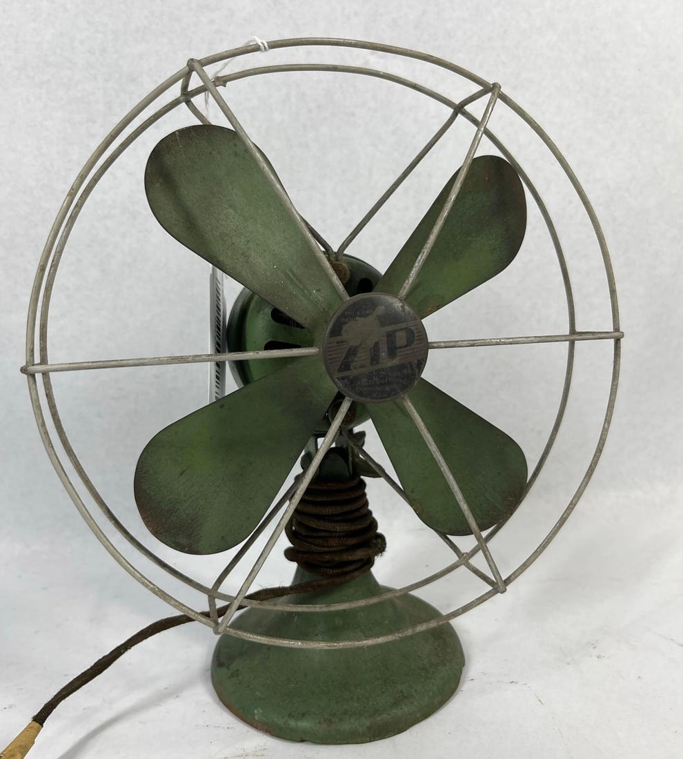 Knapp-Monarch Zip Electric Table Fan: 10 inches. Works but the cord is frayed and brittle. This vintage electric table fan is a Zip model manufactured by the Knapp-Monarch Co. The unit is made of metal with an industrial green painted
