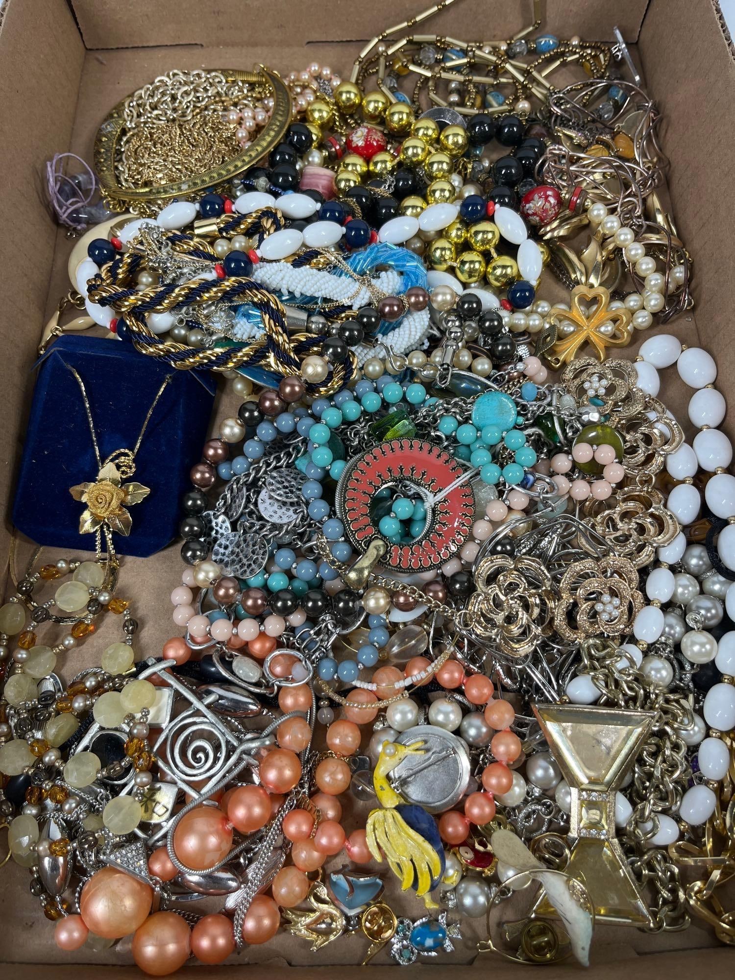 Vtg & Contemporary Costume Jewelry (1 of 6)