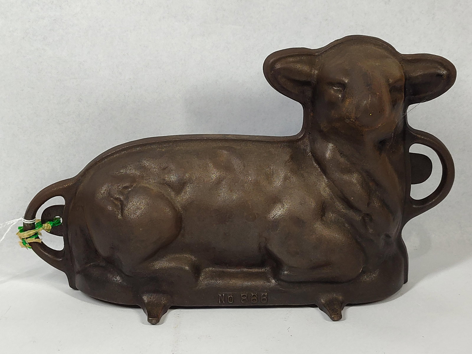 Griswold Cast Iron Lamb Mold 866 & 736 (1 of 4)