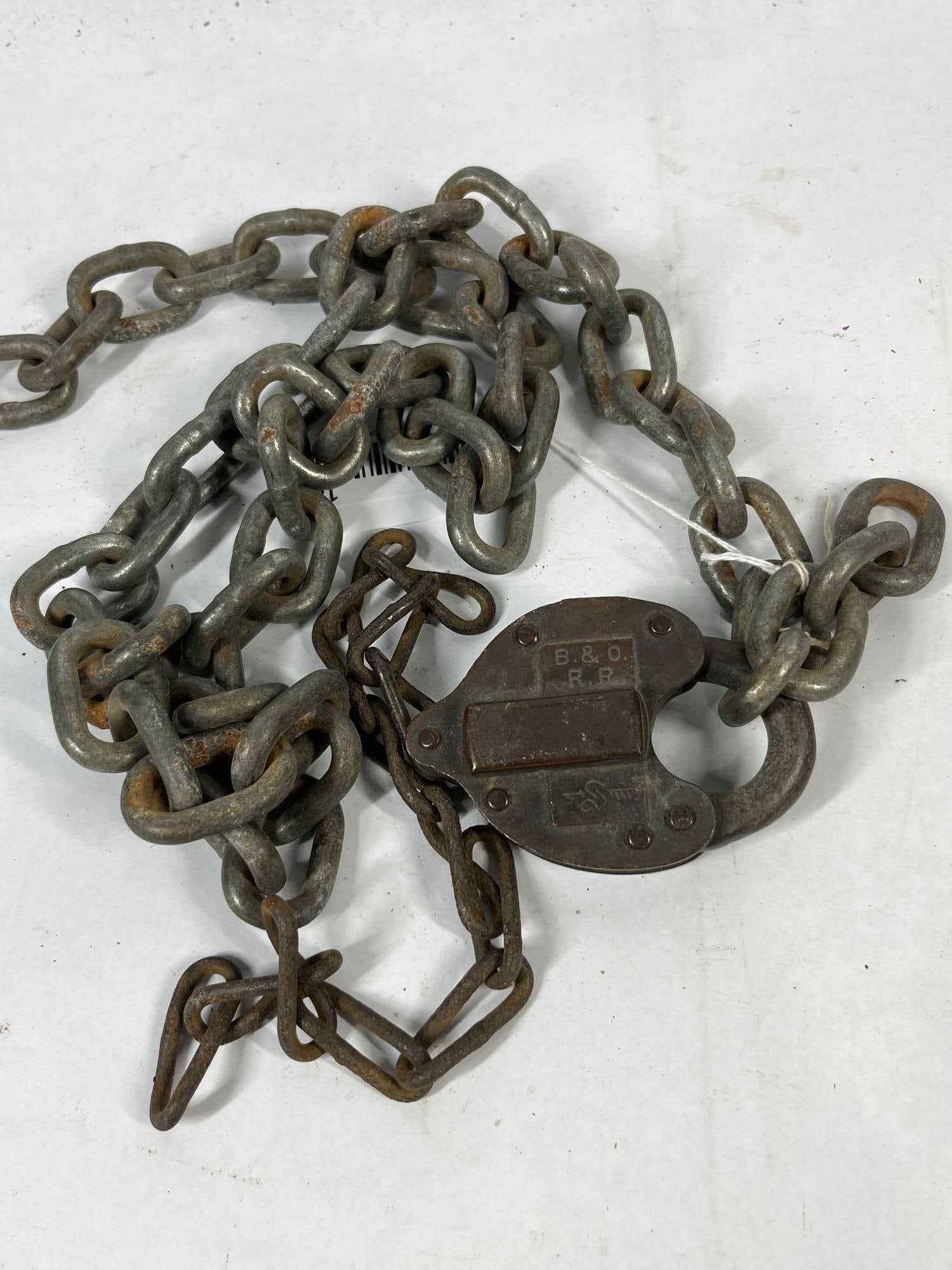 Slaymaker B&O RR Heart Padlock & Chains (1 of 3)