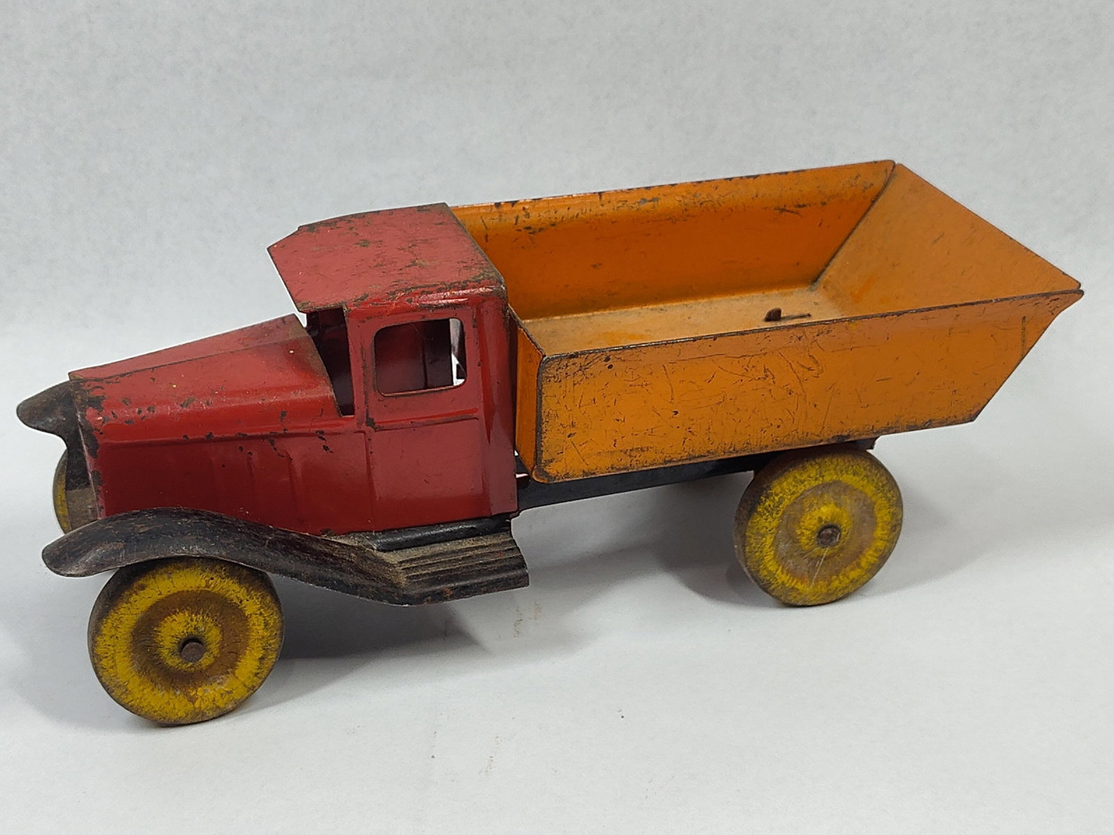 Attr. Wyandotte 1930s Dump Truck (1 of 4)