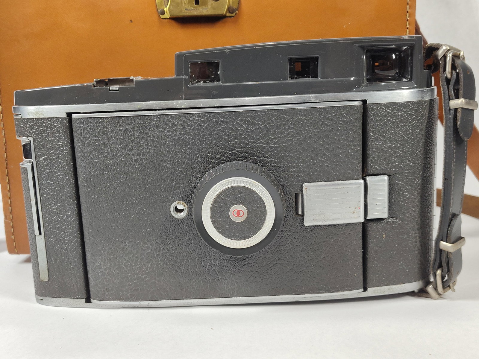 Polaroid 110A Pathfinder Camera w/ Case - 3