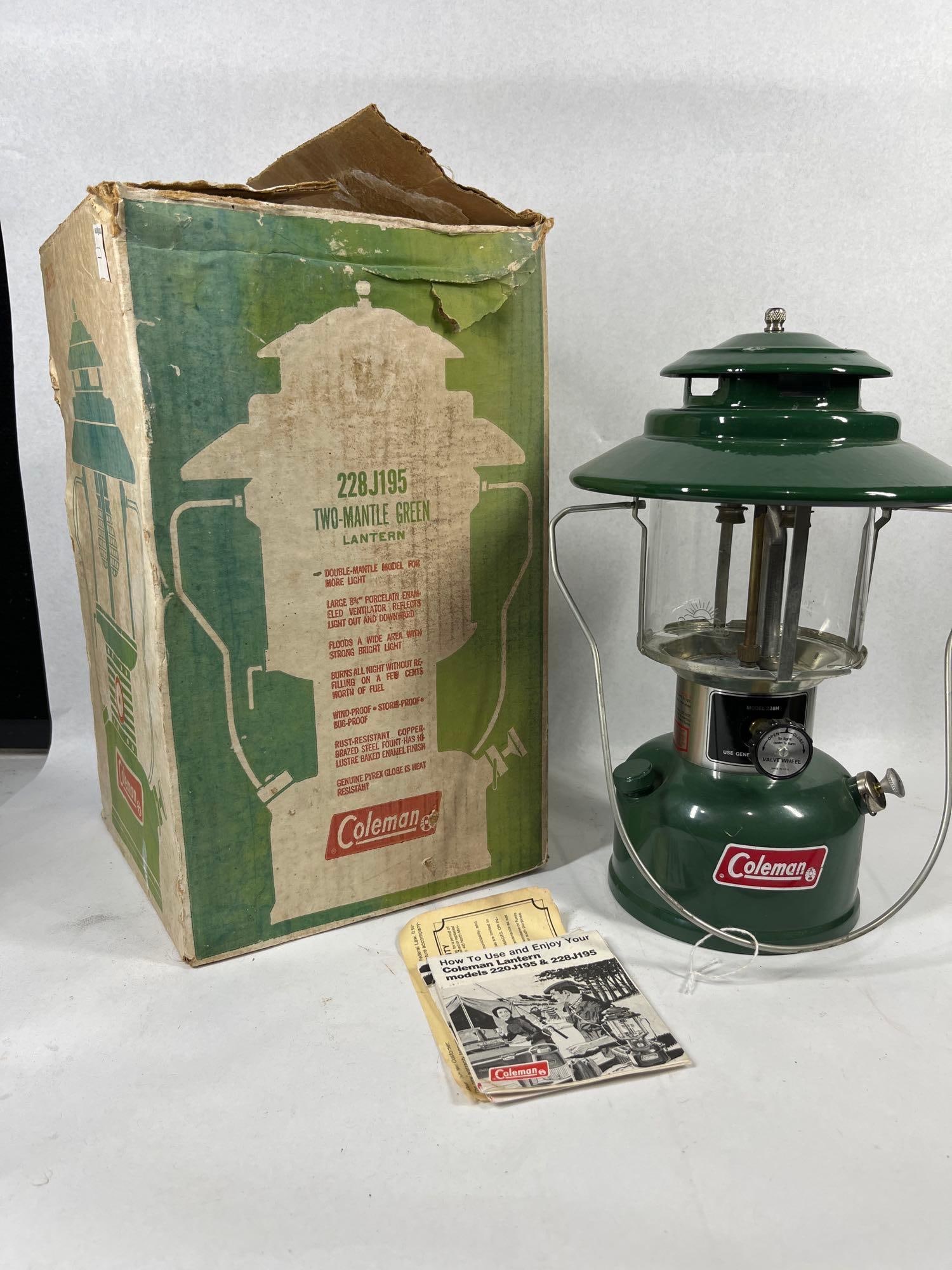 Coleman 228H Lantern w/ Box & Manuals (1 of 8)