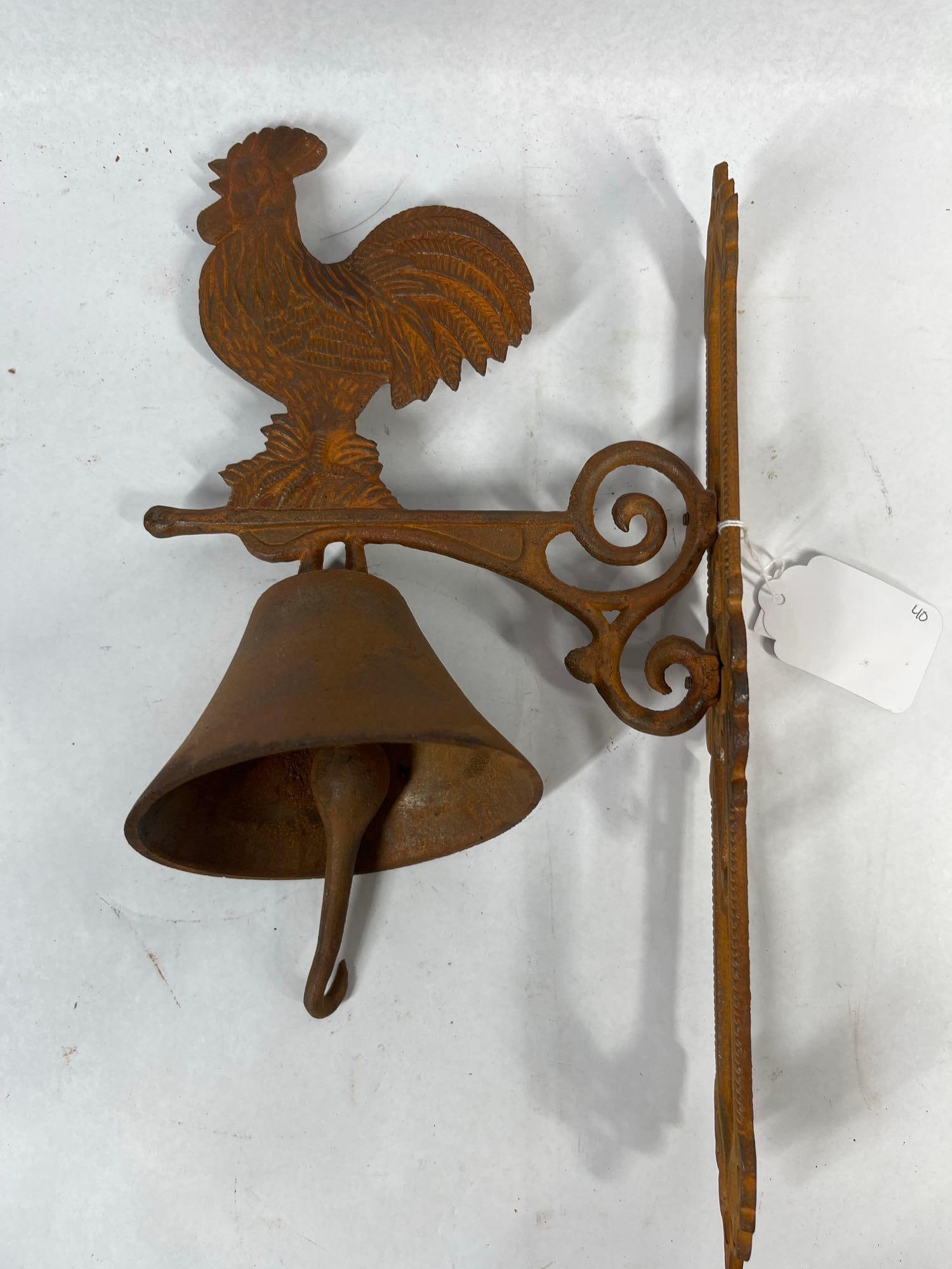 Cast Iron Rooster Wall Dinner Bell (1 of 4)