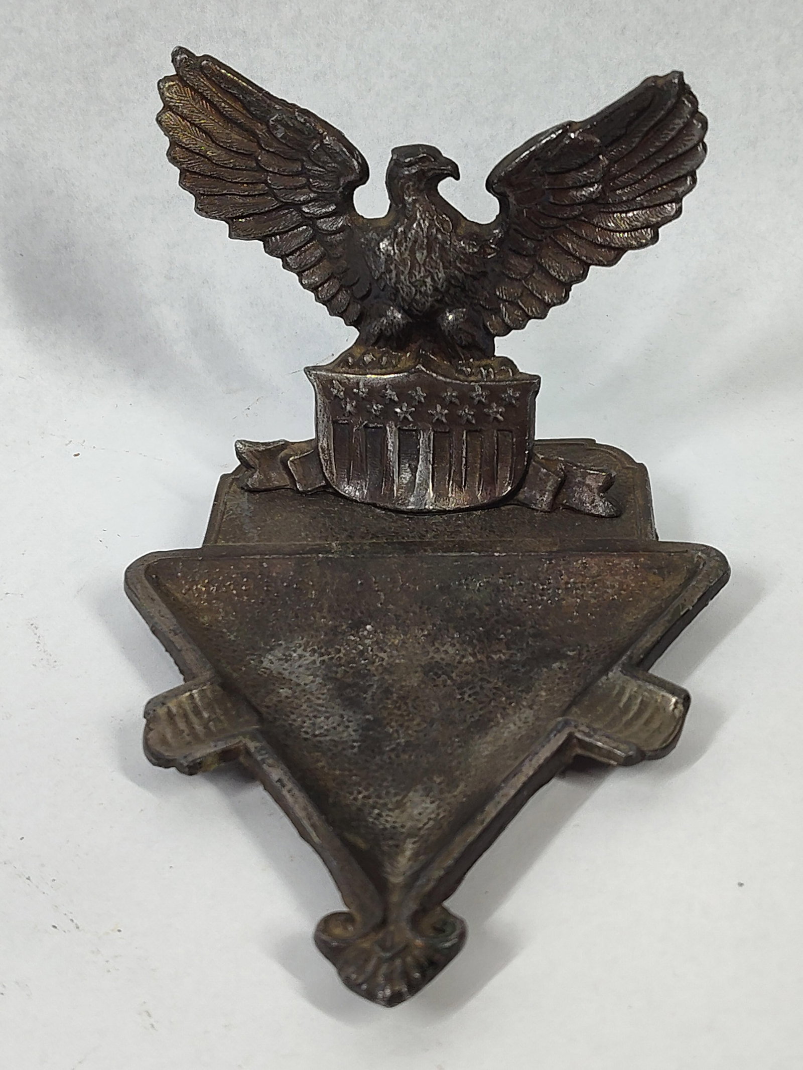 Eagle & Shield Cast Iron Ashtray (1 of 3)