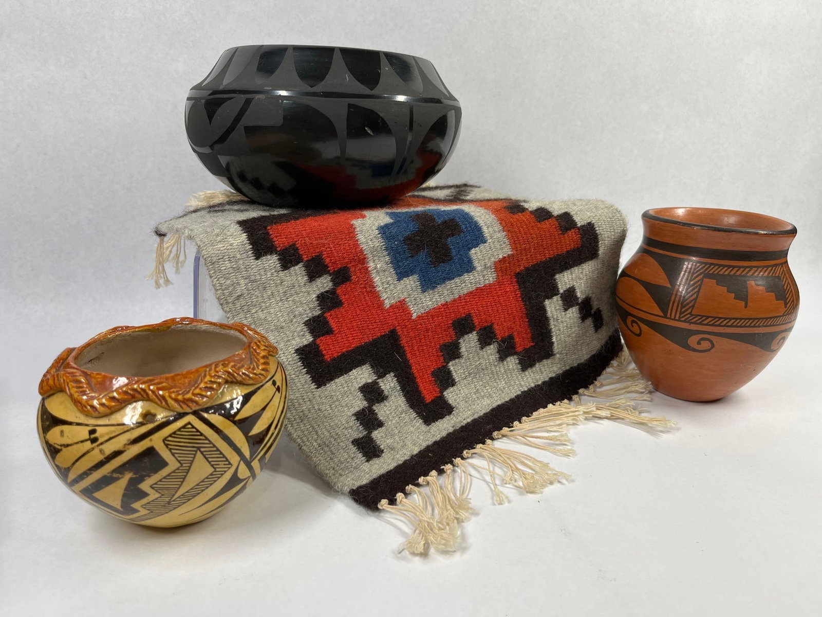 SW Native American Pottery & Navajo Rug (1 of 11)