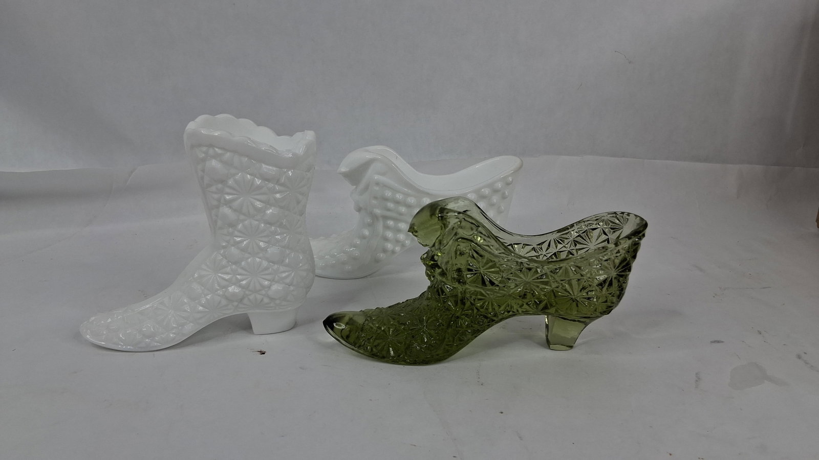 Set Fenton Art Glass Footwear Figurines (1 of 7)