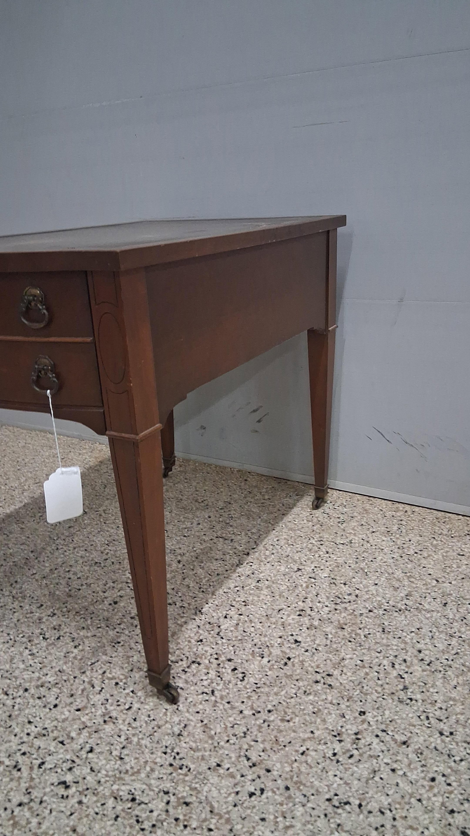 Imperial Mahogany Bow-Front Side Table - 2