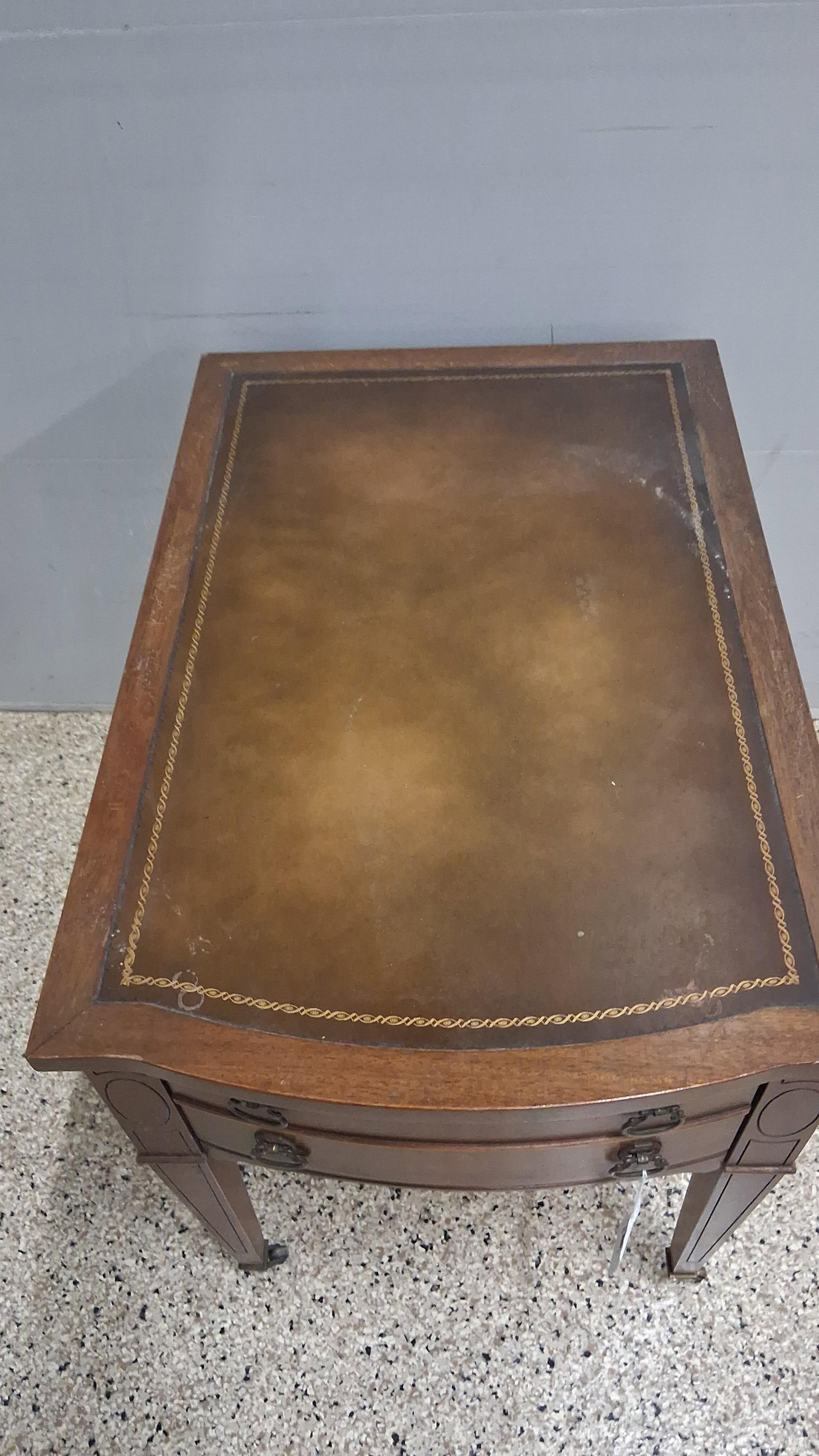 Imperial Mahogany Bow-Front Side Table - 3