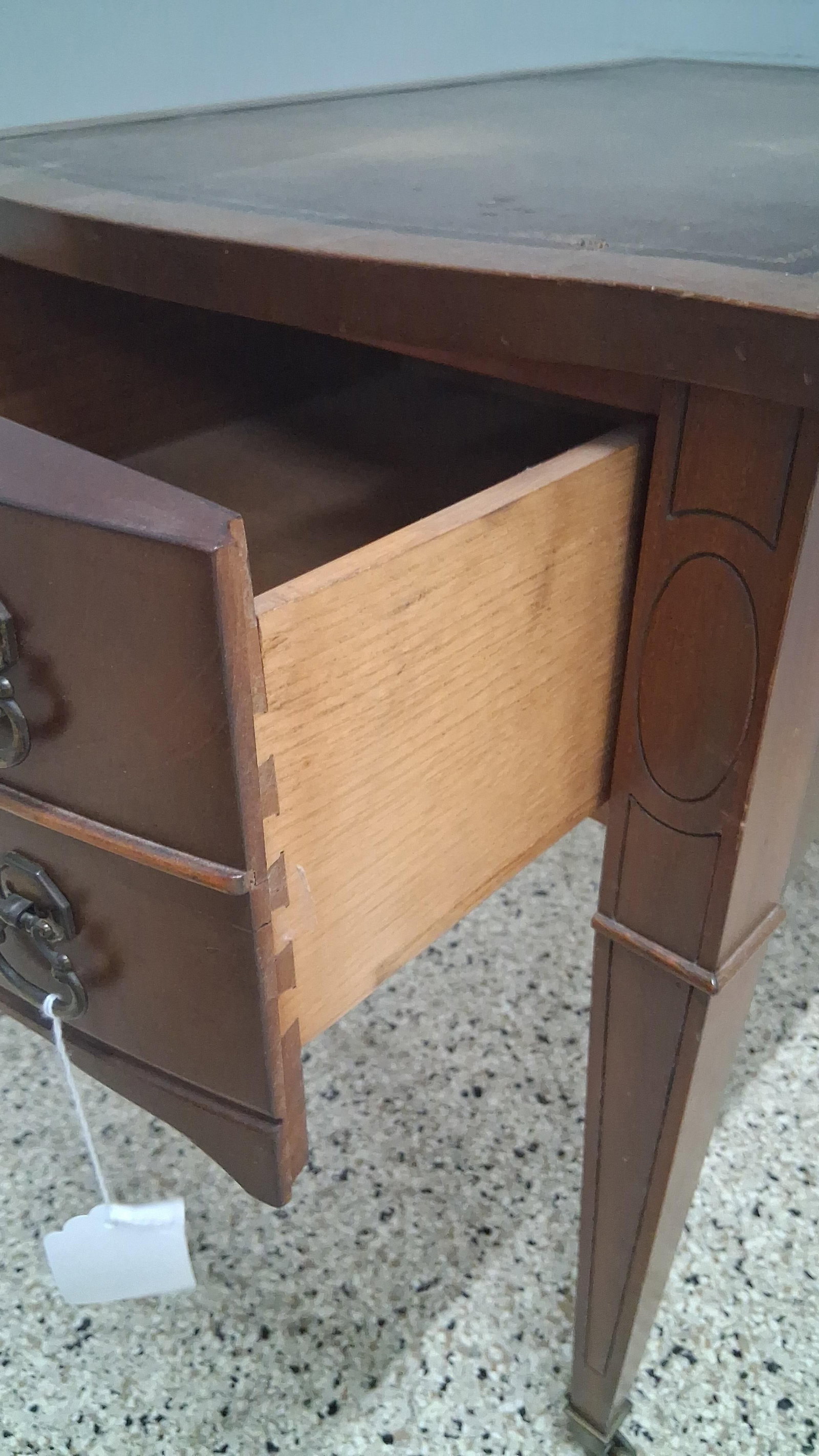 Imperial Mahogany Bow-Front Side Table - 5
