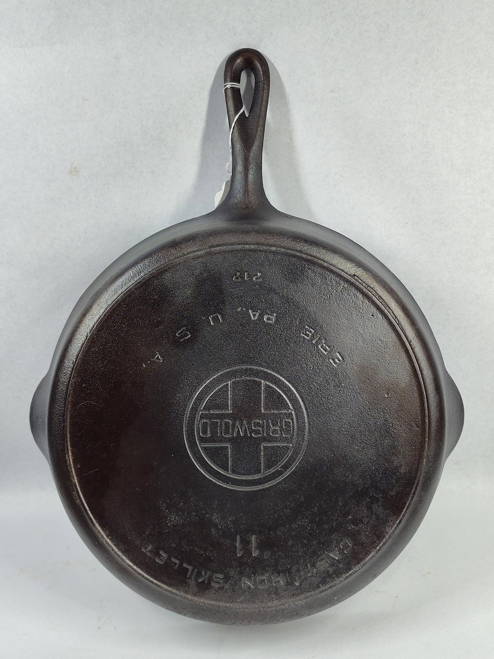 Griswold No. 11 Block Logo Iron Skillet (1 of 3)