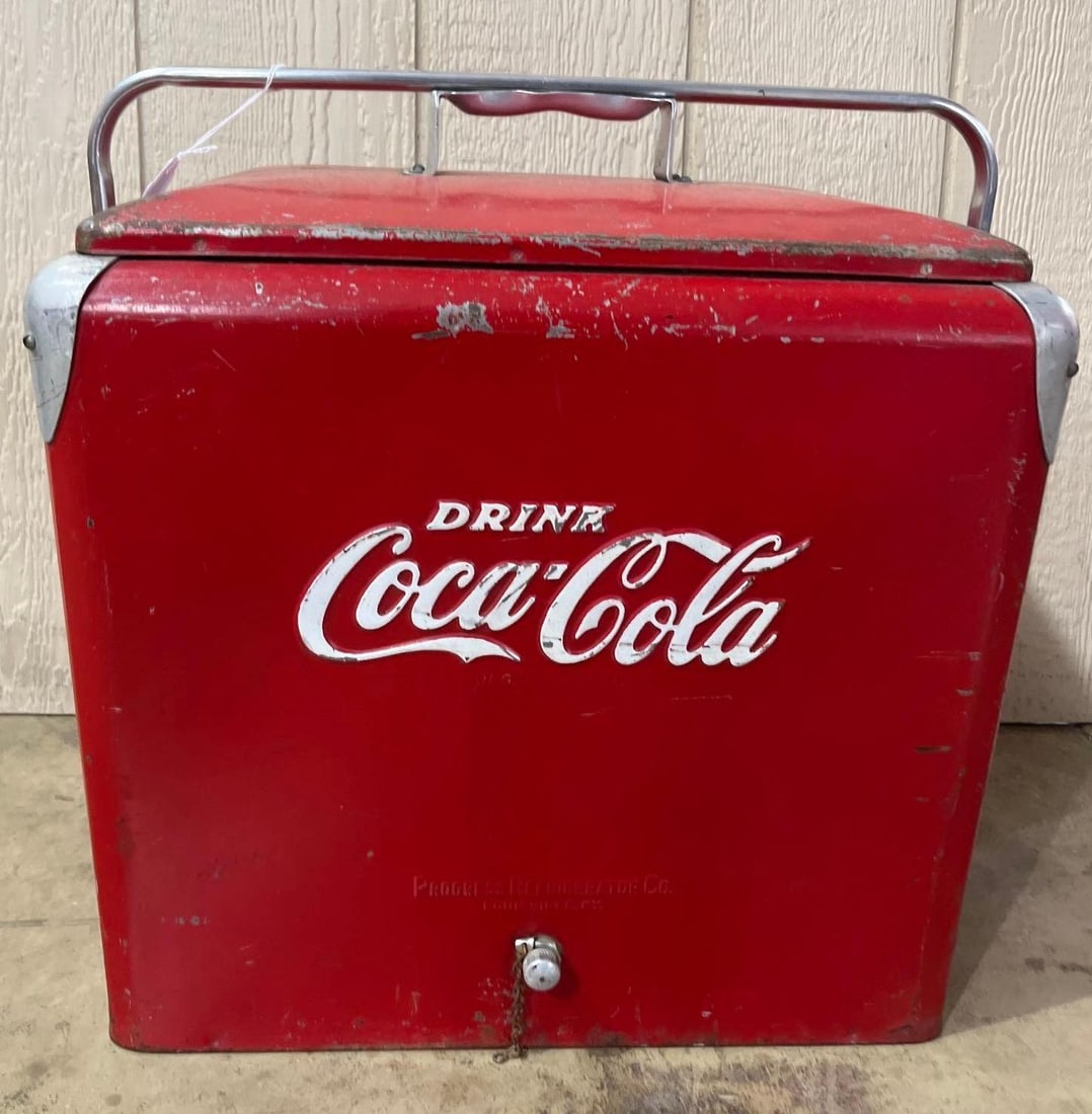 Metal Coca-Cola Picnic Cooler, Progress (1 of 4)
